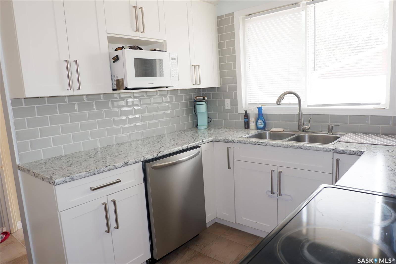 Assiniboia, SK S0H 0B0,107 Empire PLACE