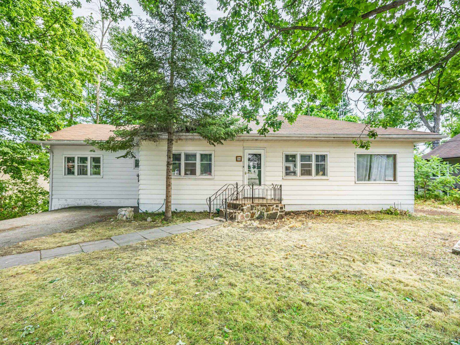 Kawartha Lakes, ON K0M 1A0,36 North ST