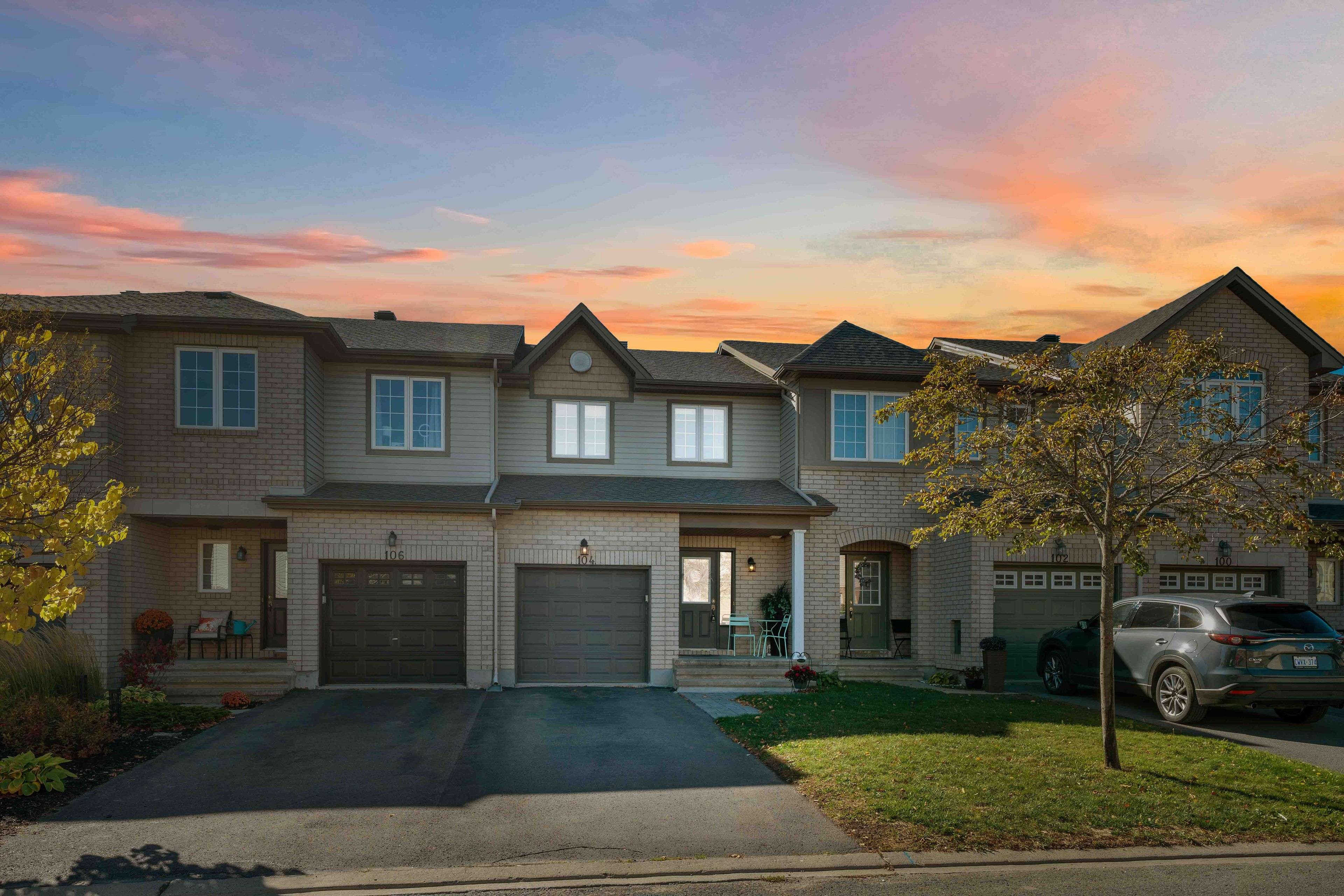 Orleans - Convent Glen And Area, ON K1W 0A9,104 Esterbrook DR