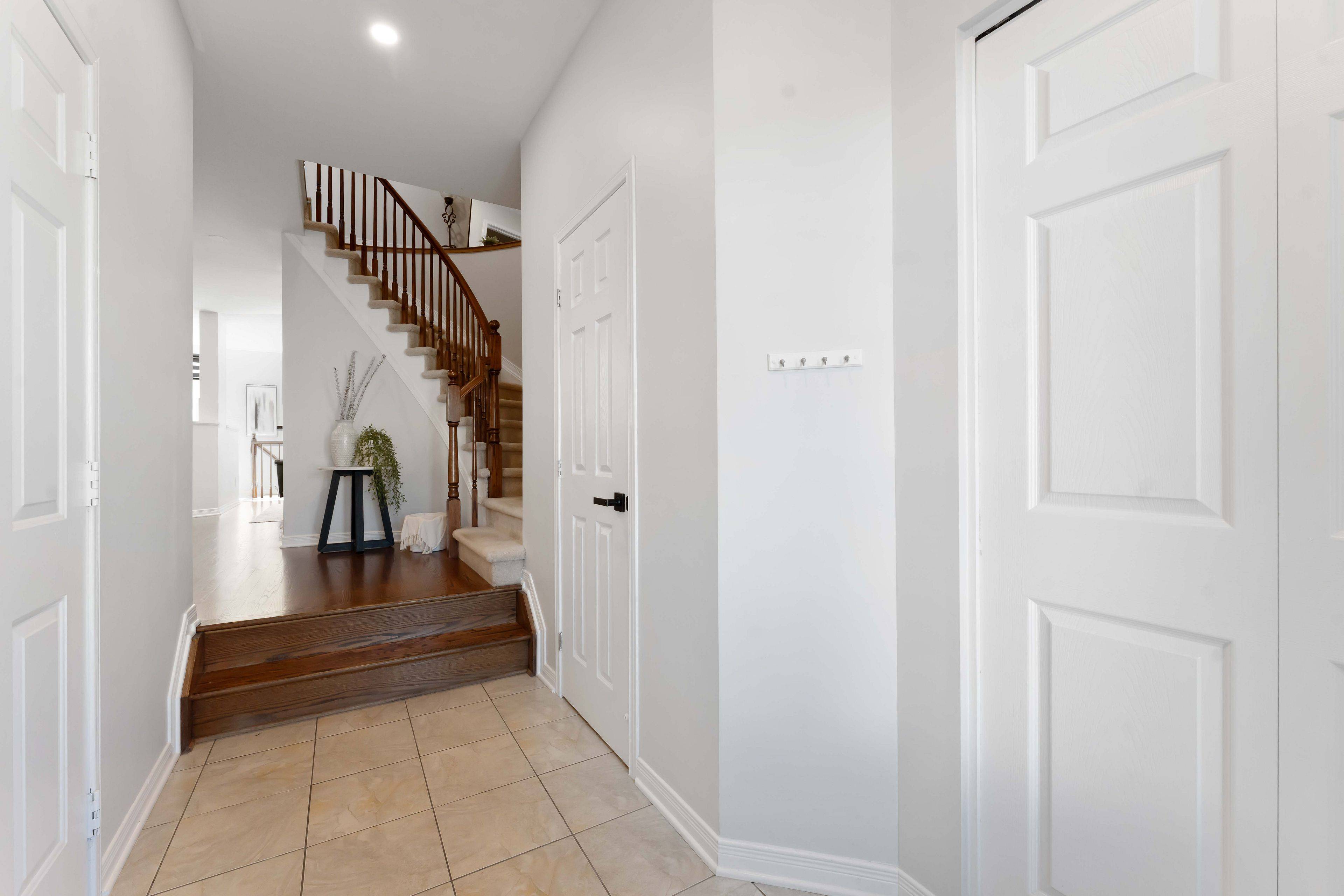 Orleans - Convent Glen And Area, ON K1W 0A9,104 Esterbrook DR