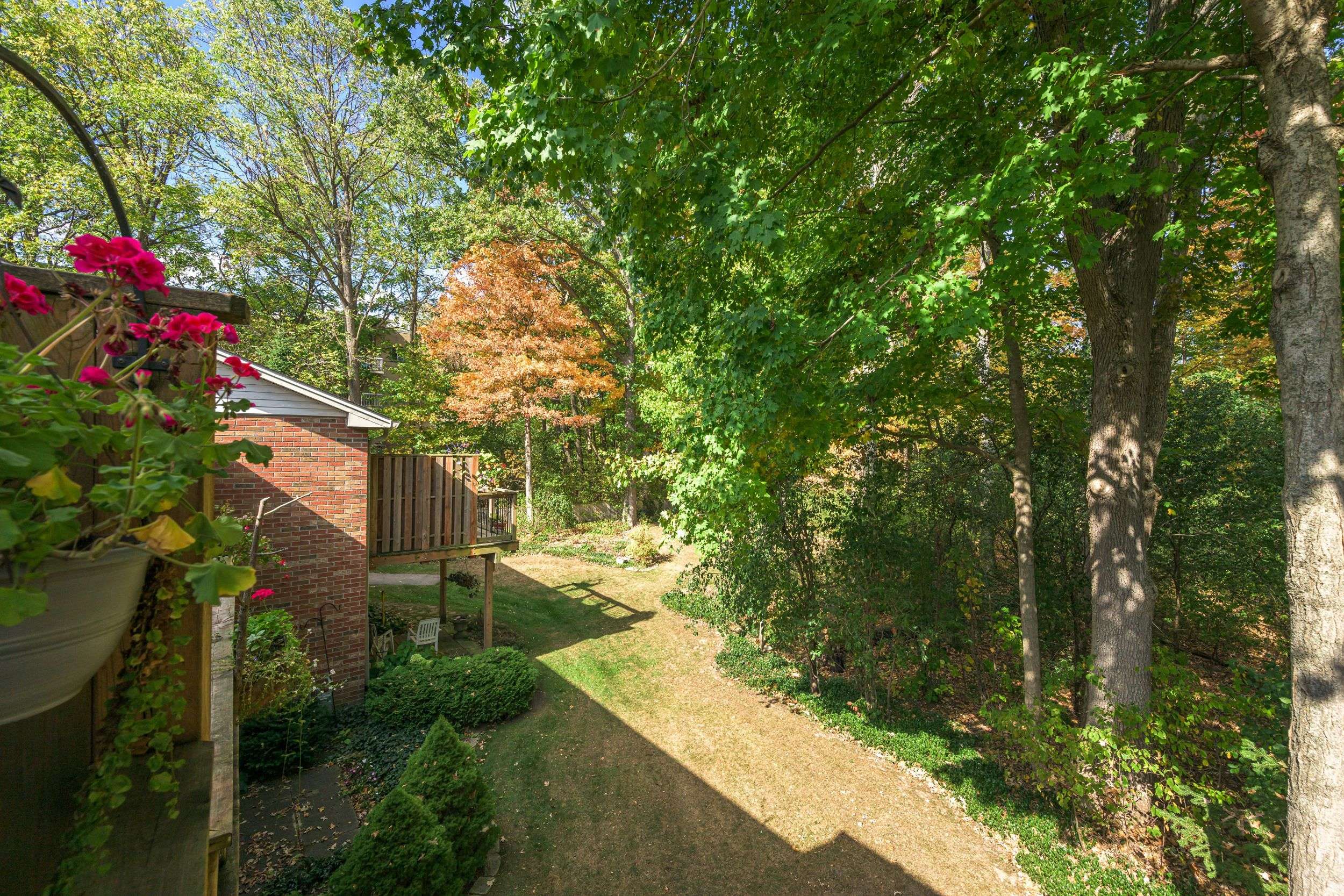 London South, ON N6K 4V2,1337 Commissioners RD W #11