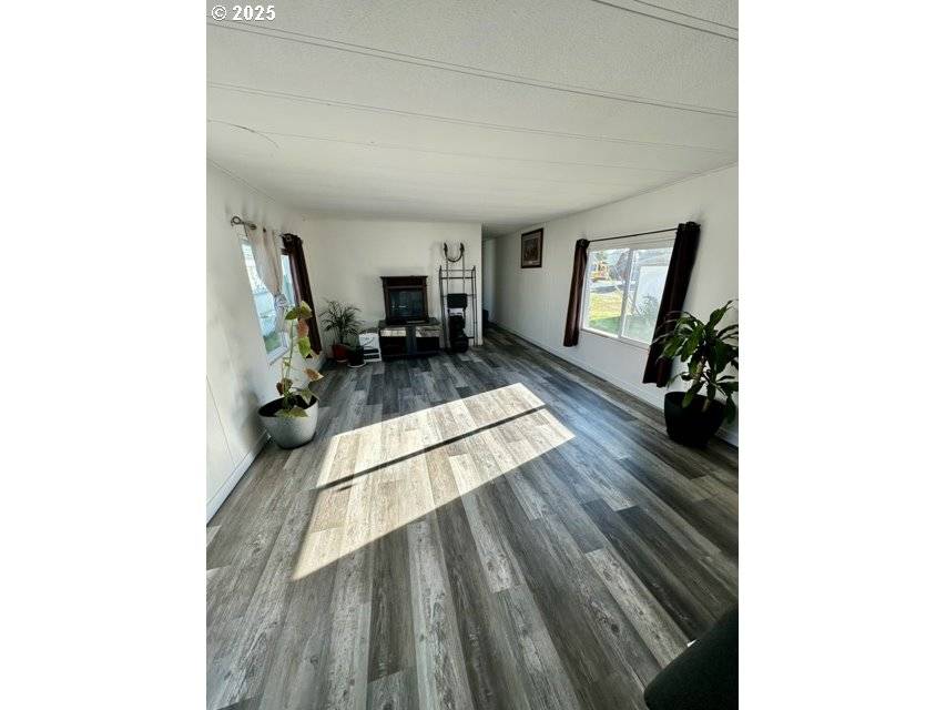 Harrisburg, OR 97446,525 S 6TH ST #4