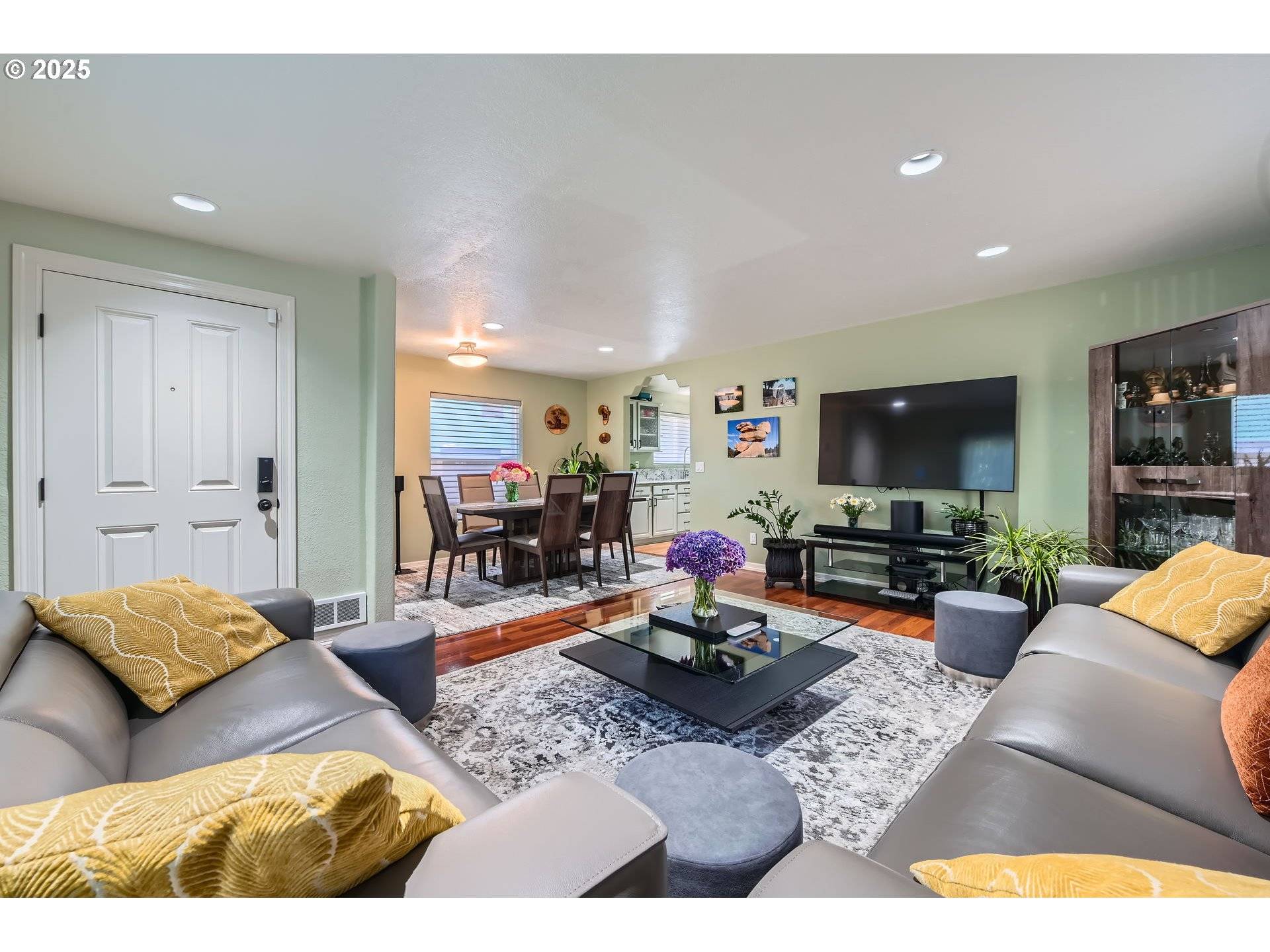 Portland, OR 97206,6435 SE 71ST AVE