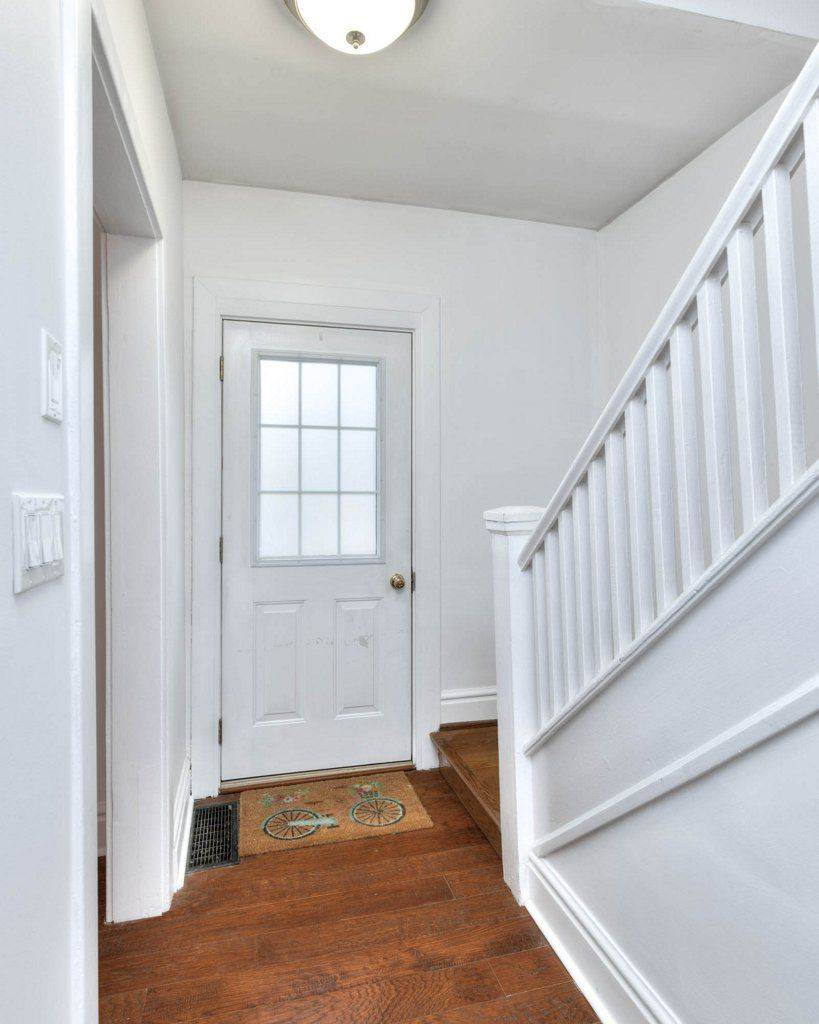 Guelph, ON N1H 5X4,136 Alma ST N