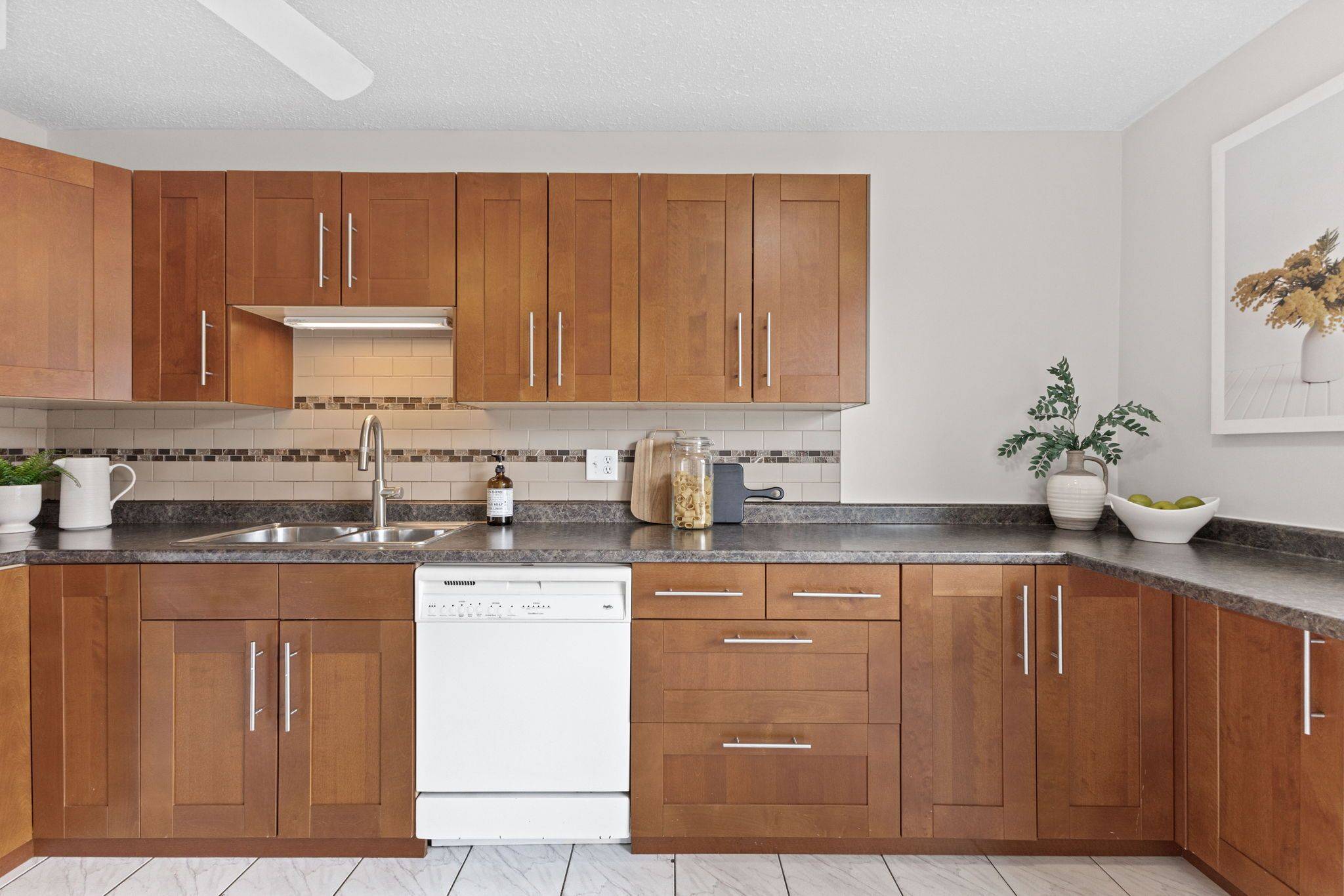 Hunt Club - Windsor Park Village And Area, ON K1V 8T3,3555 Downpatrick RD #43