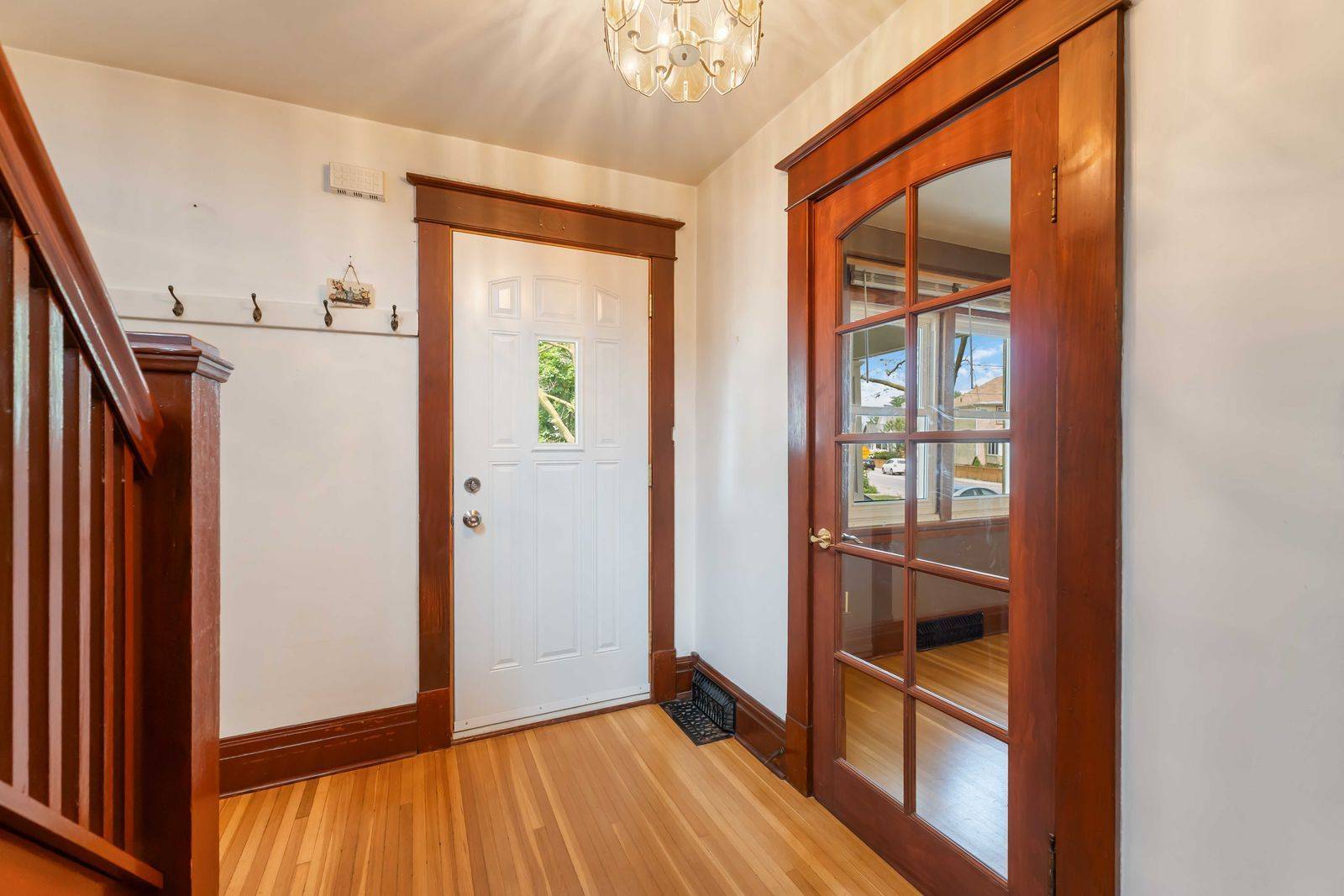 St. Catharines, ON L2R 1T9,8 Russell AVE