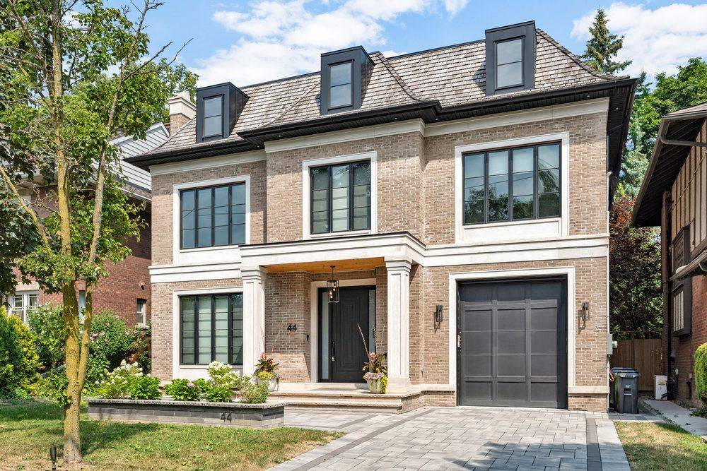 Toronto C04, ON M4R 1L7,44 Alexandra BLVD