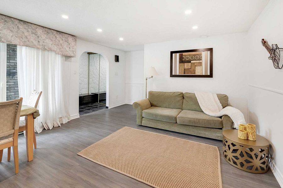 Toronto C07, ON M2R 3K2,143 Torresdale AVE