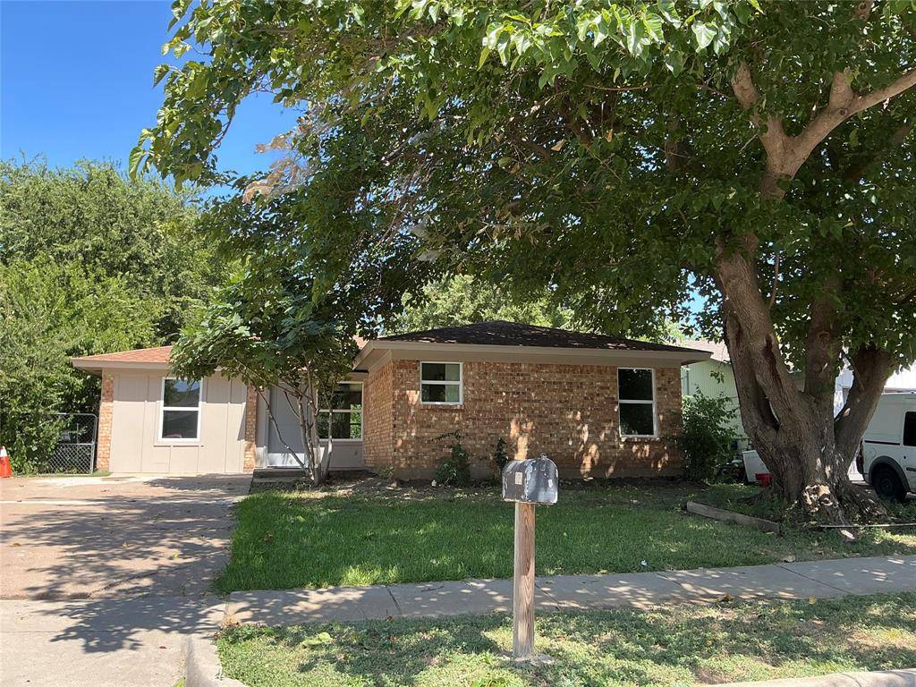 Grand Prairie, TX 75051,825 Tapley Street