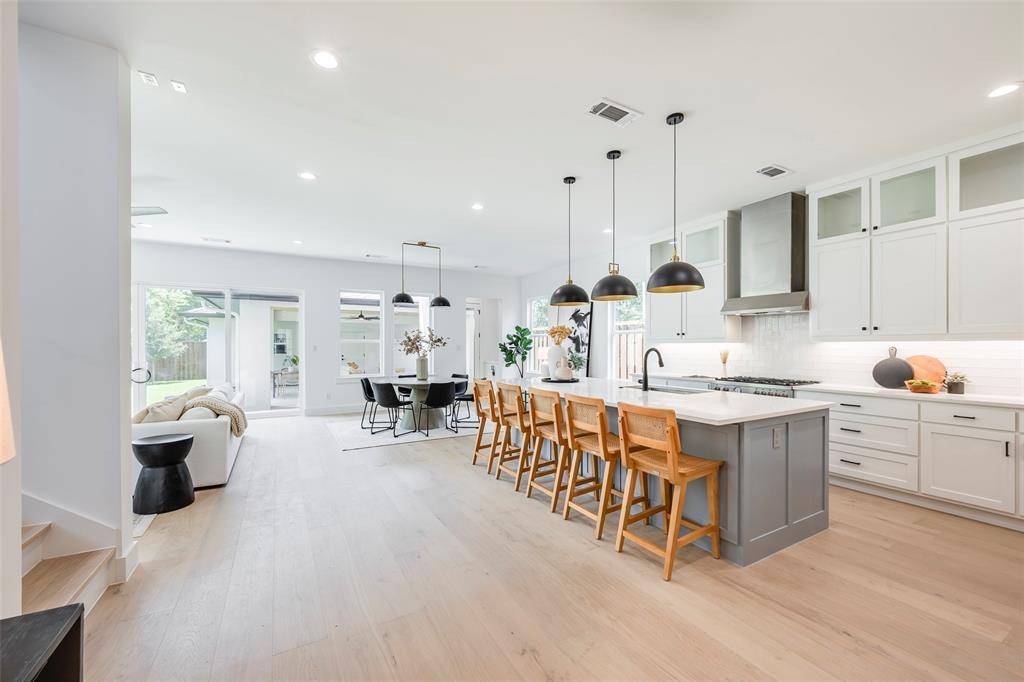 Dallas, TX 75206,5710 Vanderbilt Avenue