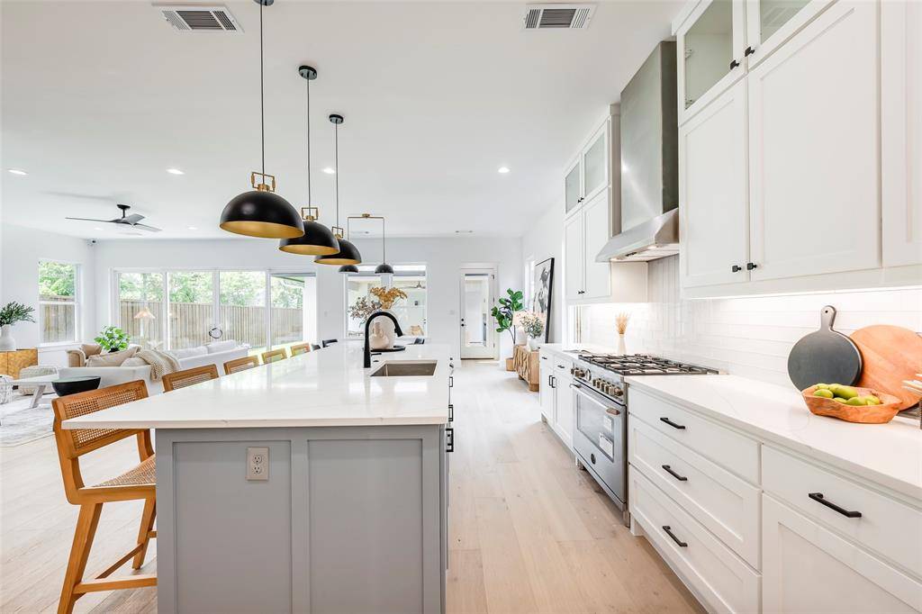 Dallas, TX 75206,5710 Vanderbilt Avenue