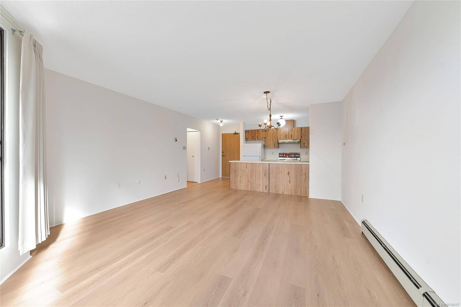 Victoria, BC V8R 6R6,1745 Leighton Rd #611