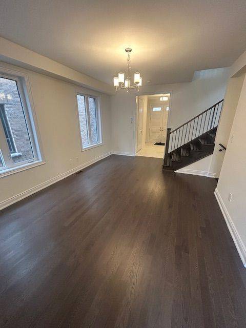 Springwater, ON L9X 2E4,34 Wild Ginger LN