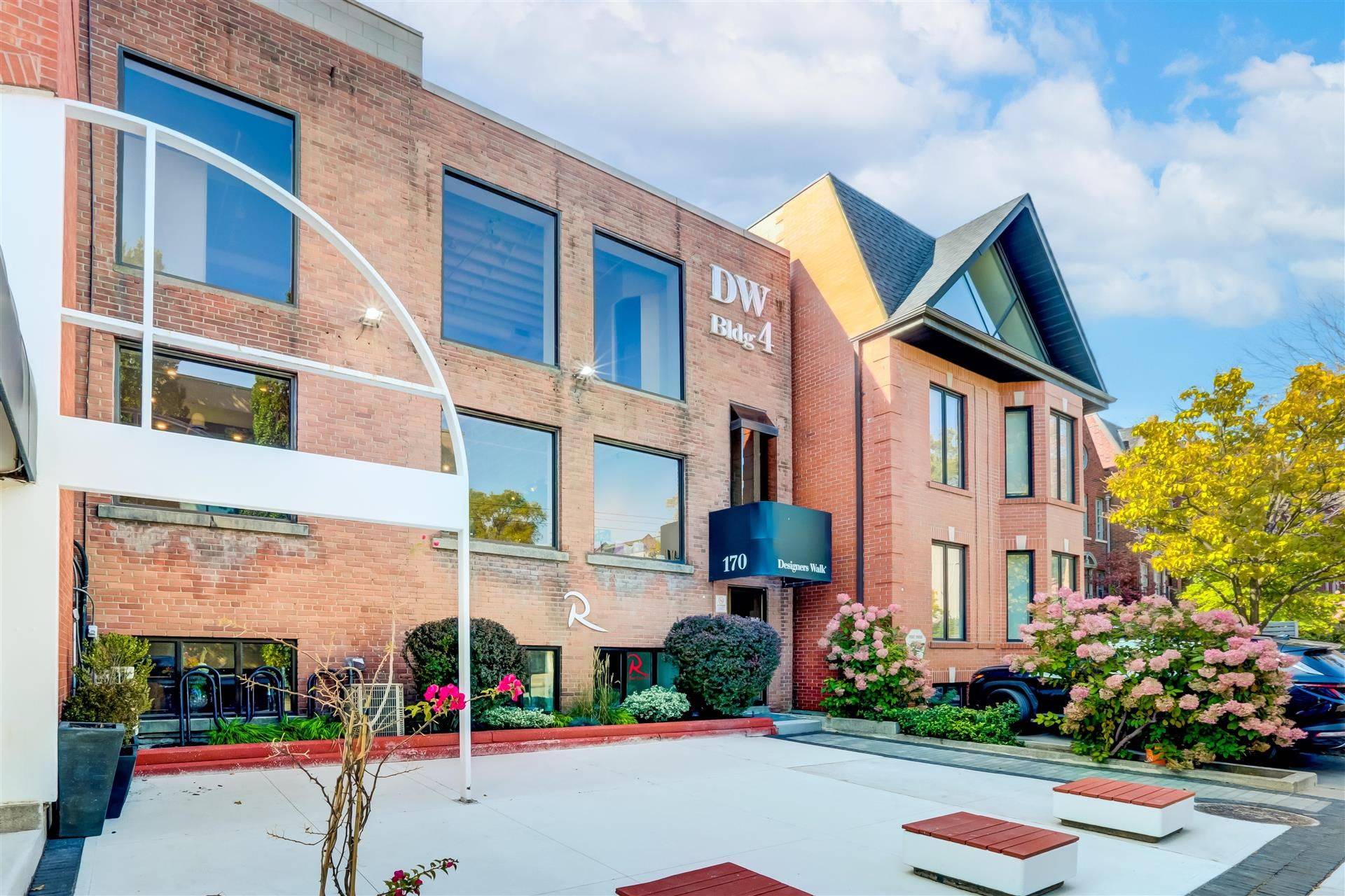 Toronto C02, ON M5R 2K9,170 Bedford RD #302