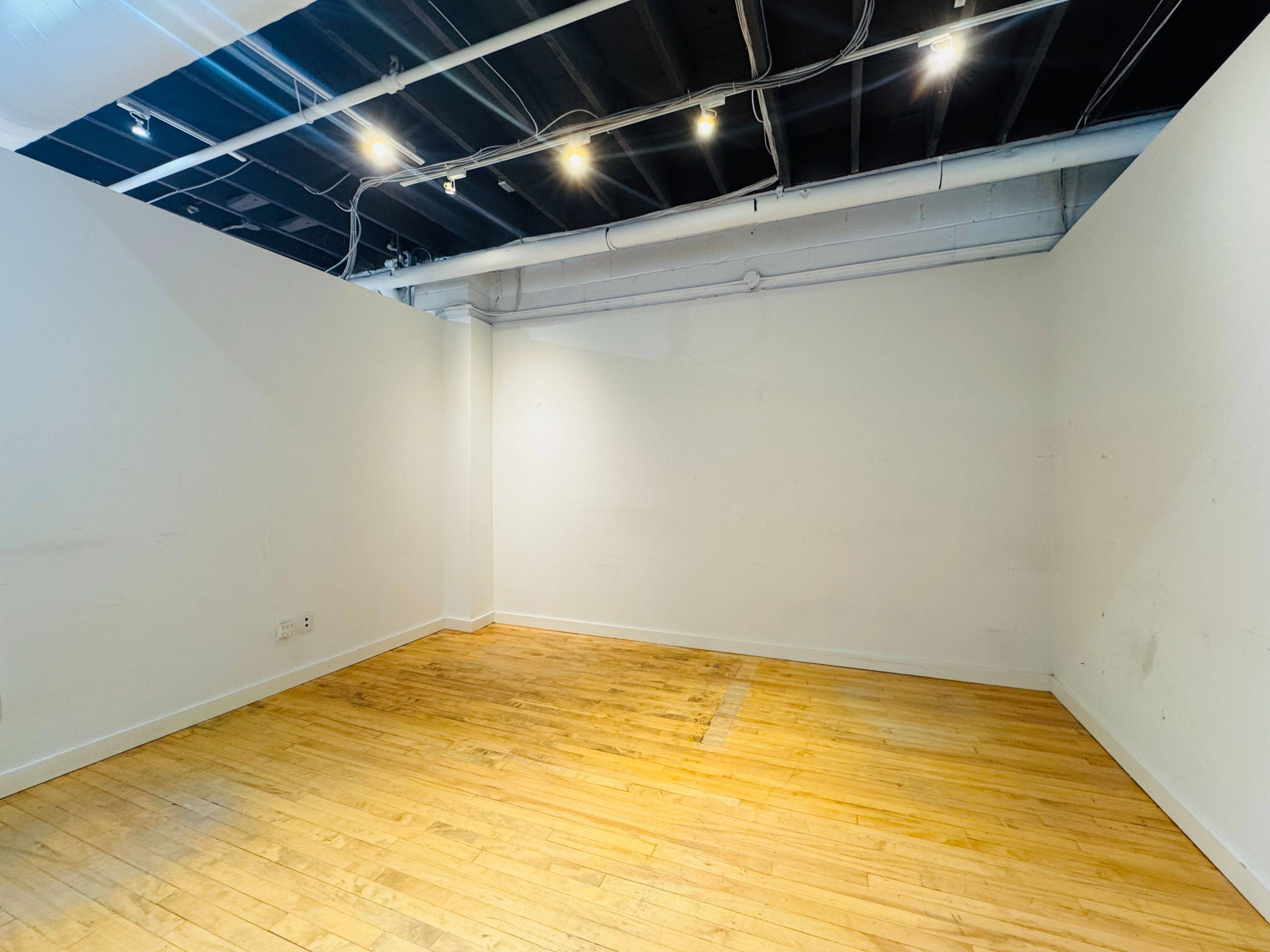 Toronto C02, ON M5R 2K9,170 Bedford RD #302