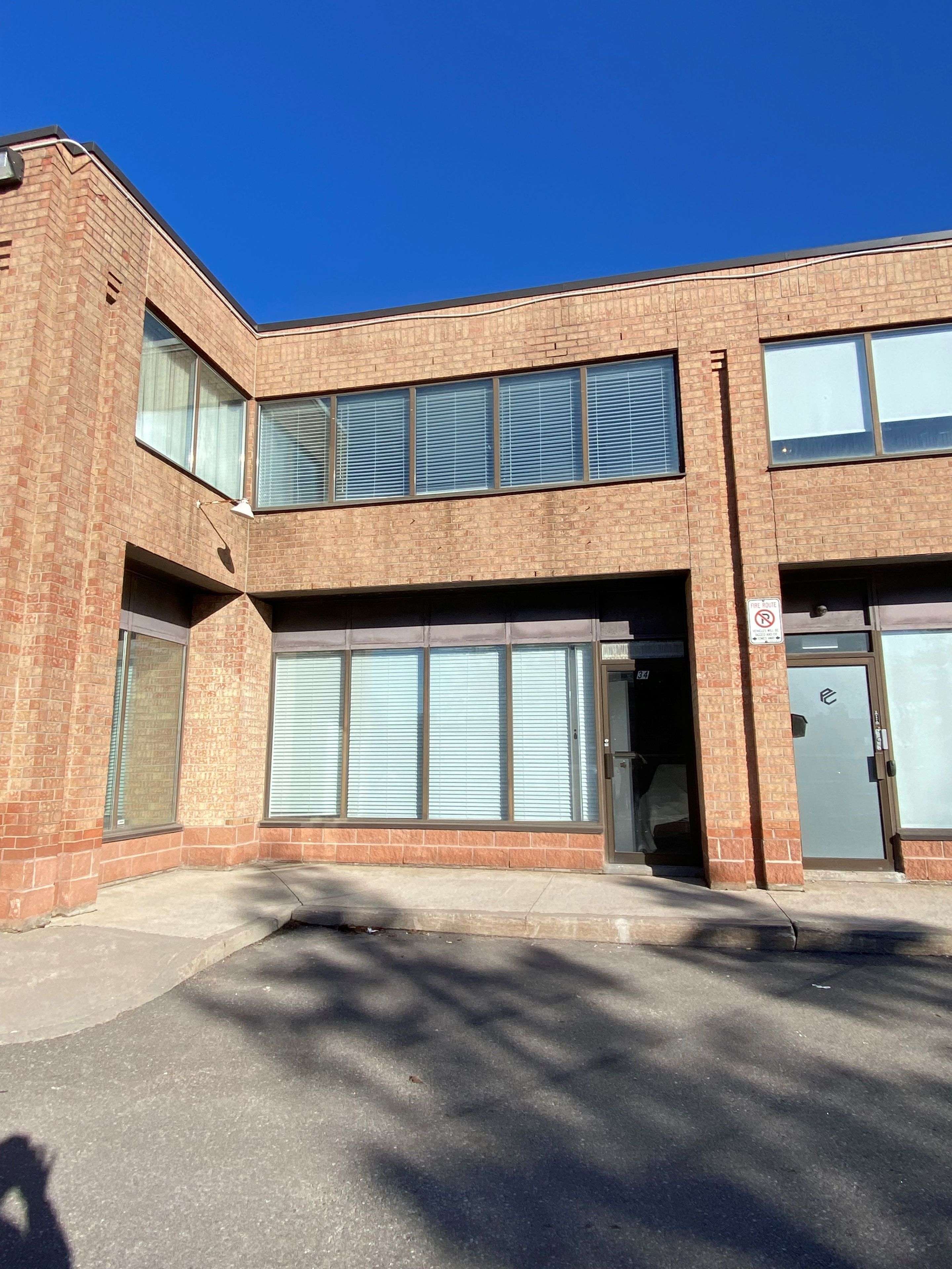 Vaughan, ON L4K 3T8,665 Millway AVE #34A