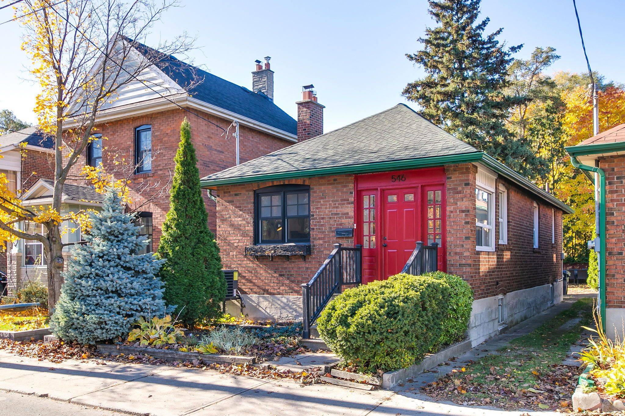 Toronto W02, ON M6S 4A4,546 Jane ST