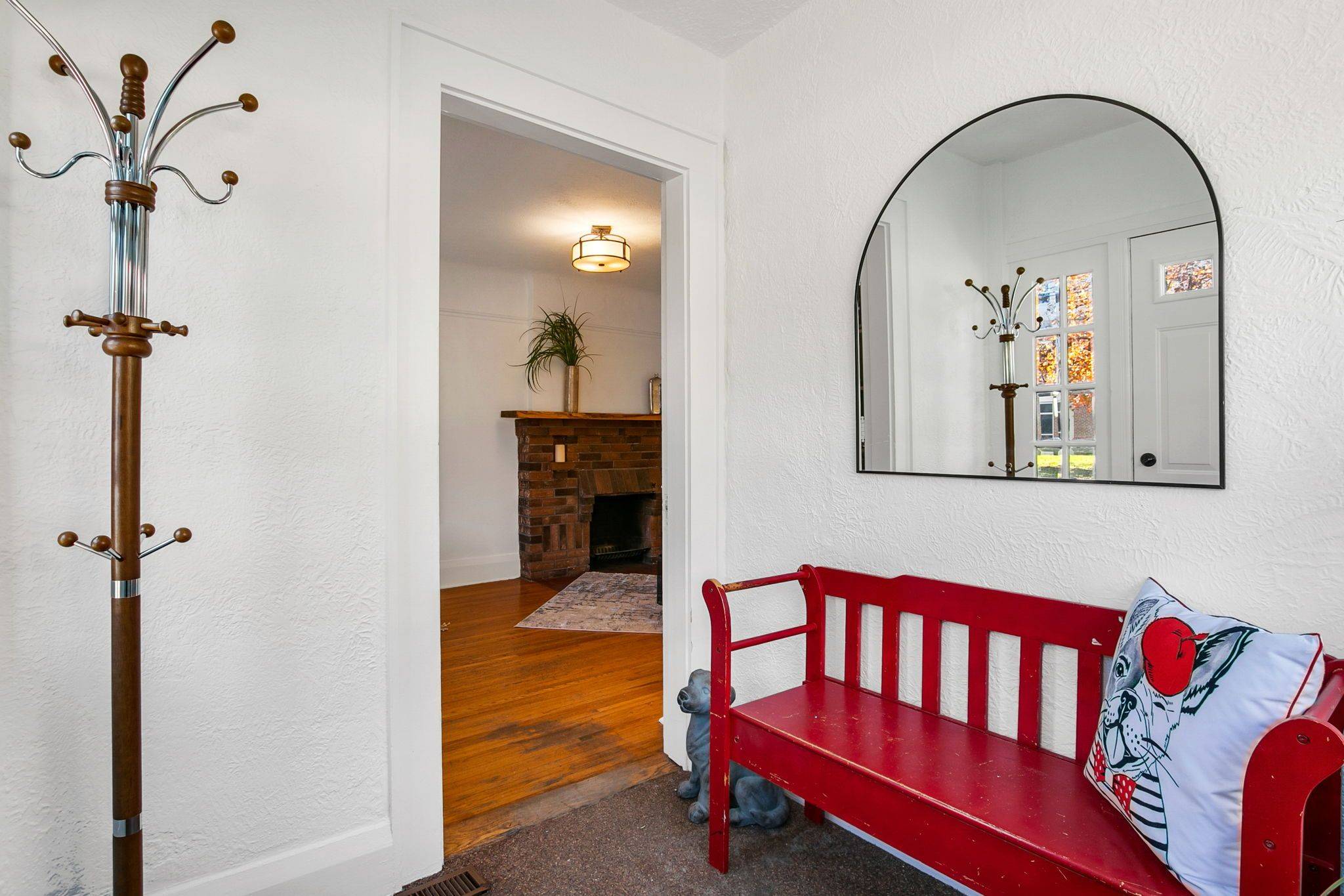 Toronto W02, ON M6S 4A4,546 Jane ST