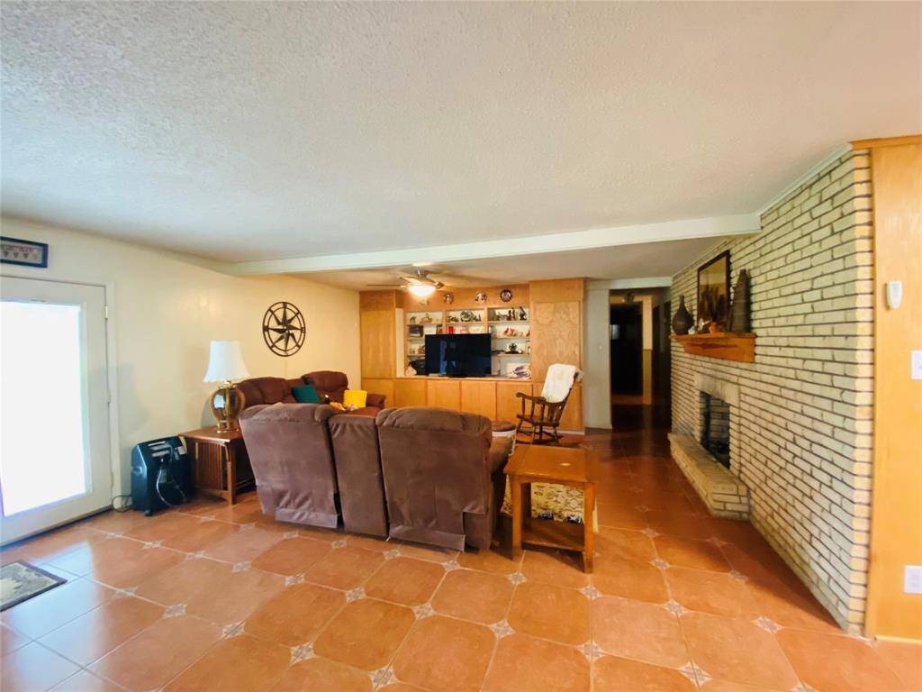 Cross Plains, TX 76443,117 E Cypress Street