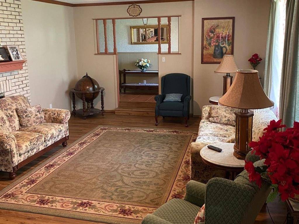 Cross Plains, TX 76443,117 E Cypress Street