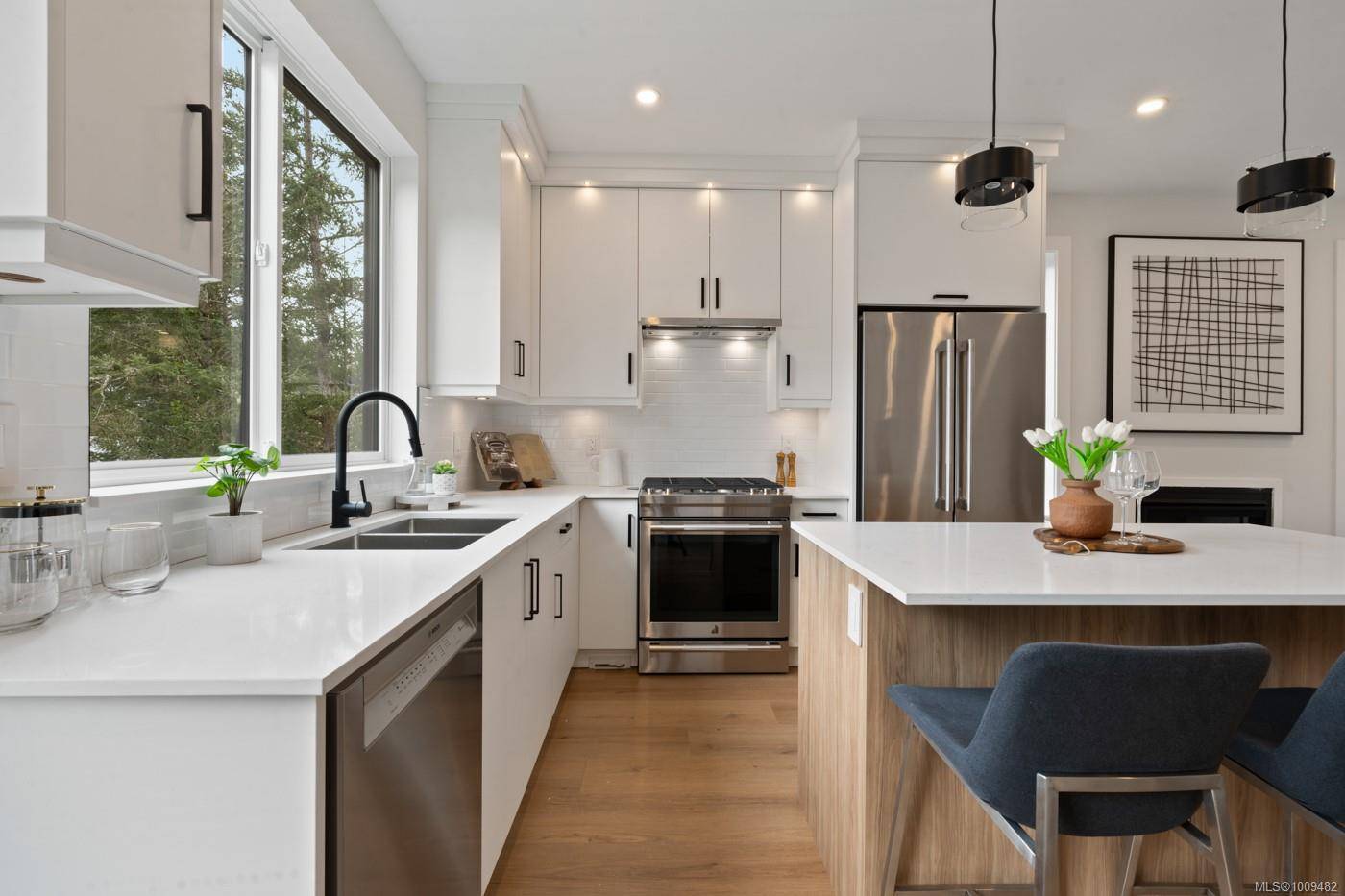 Langford, BC V9B 6C1,557 Belford Pl