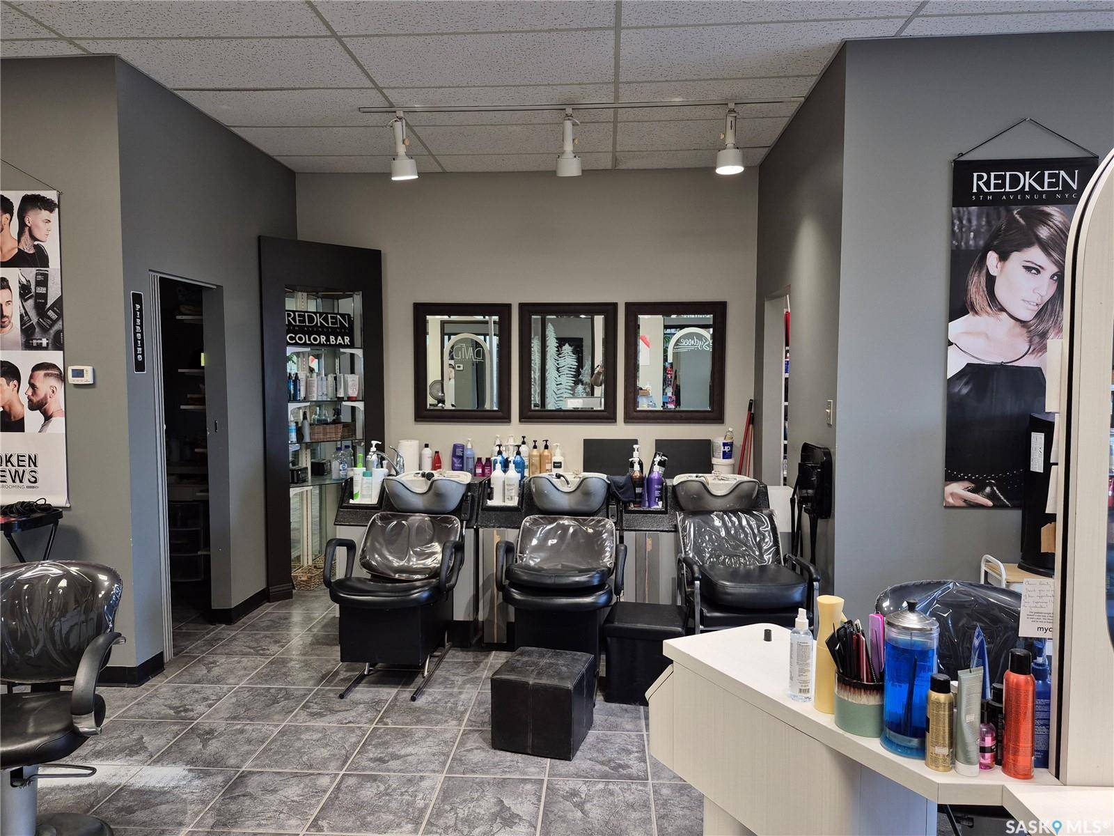 Swift Current, SK S9H 4Z2,1081 Central AVENUE N #7