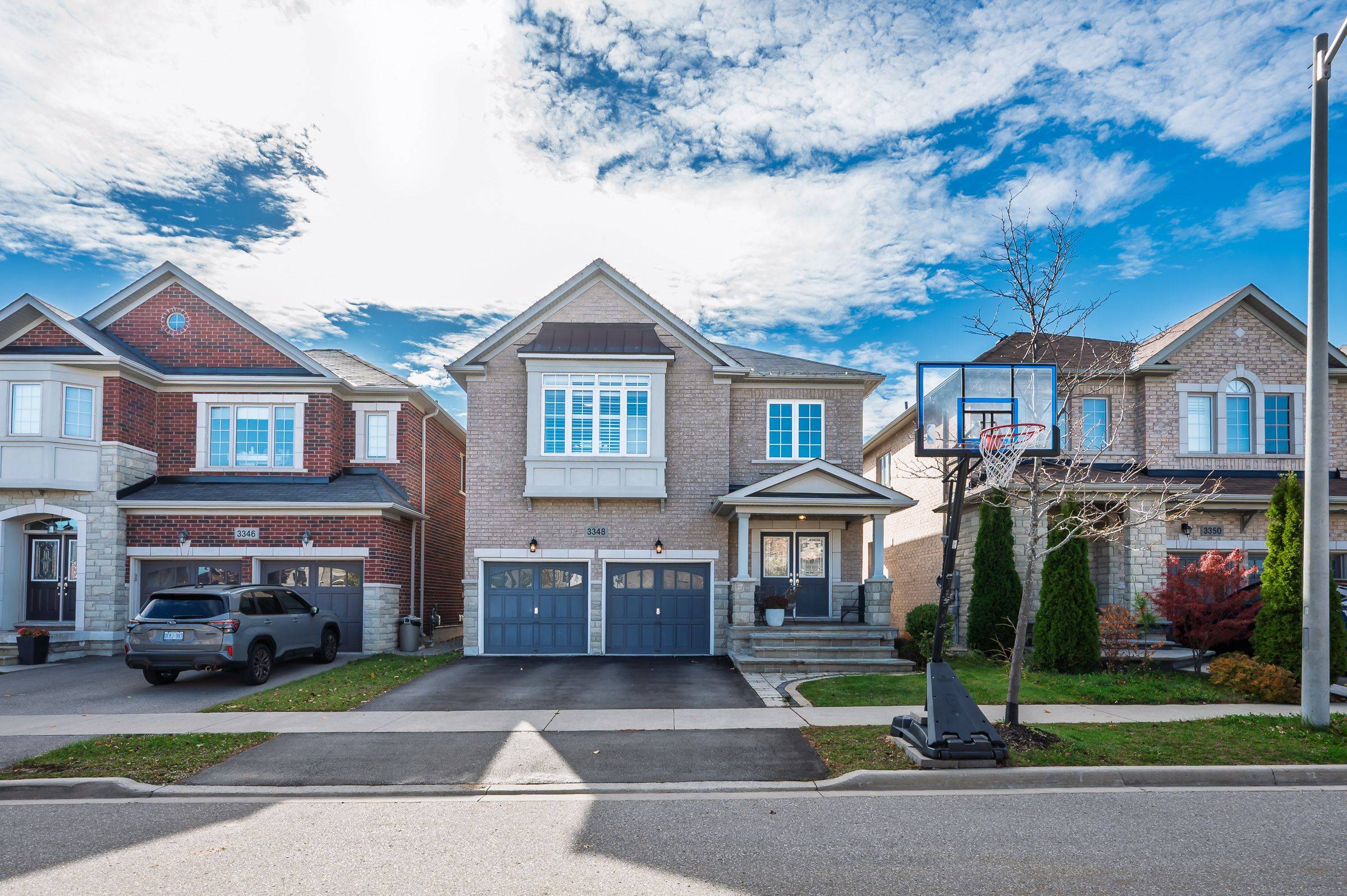 Burlington, ON L7M 0L3,3348 Pottery DR