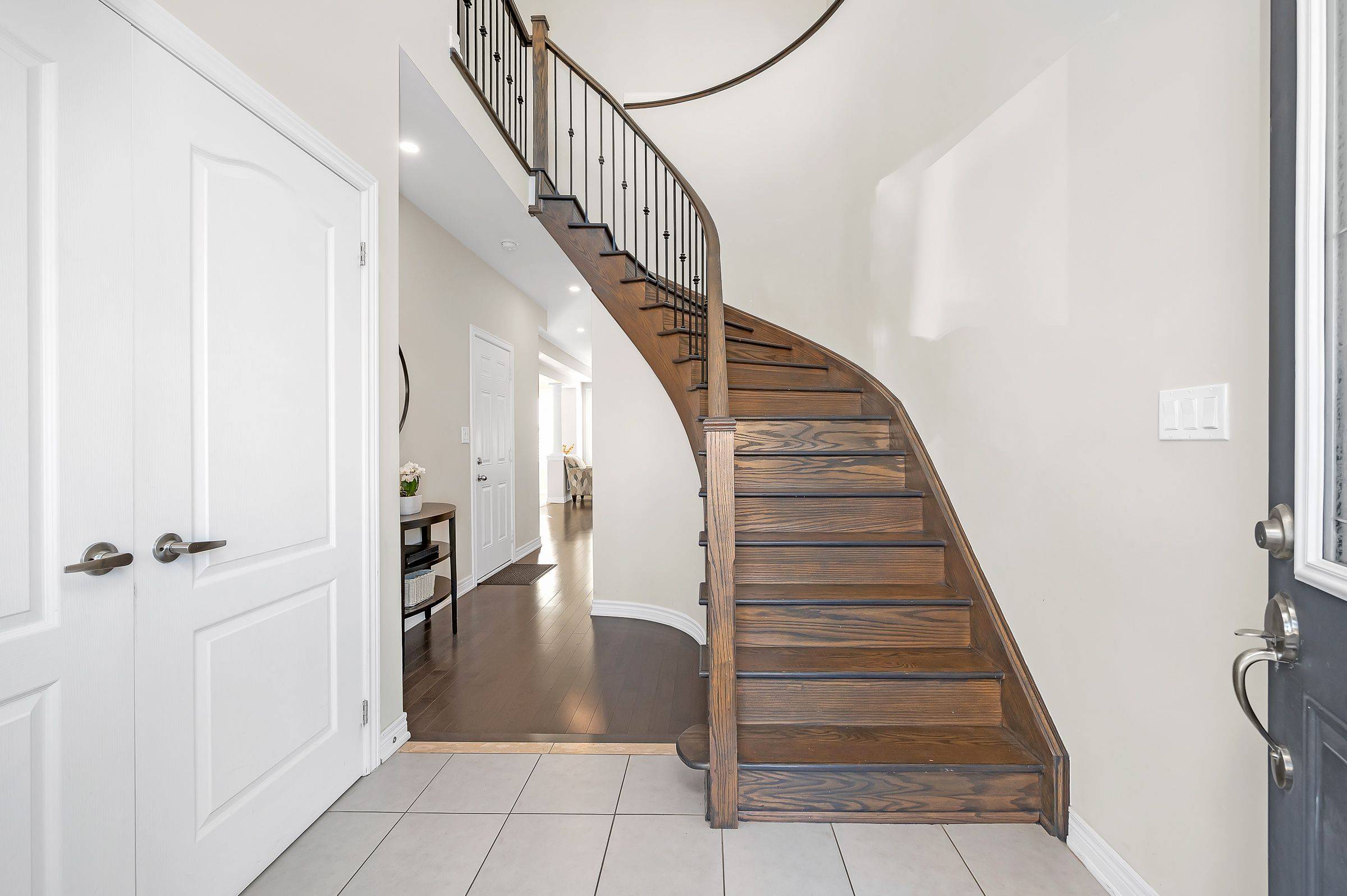 Burlington, ON L7M 0L3,3348 Pottery DR