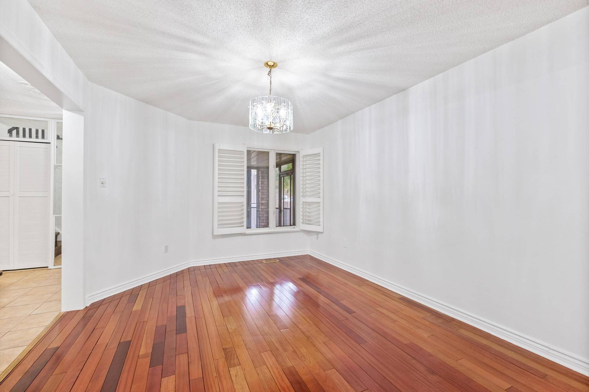 Mississauga, ON L5L 5C6,3631 Cherrington CRES