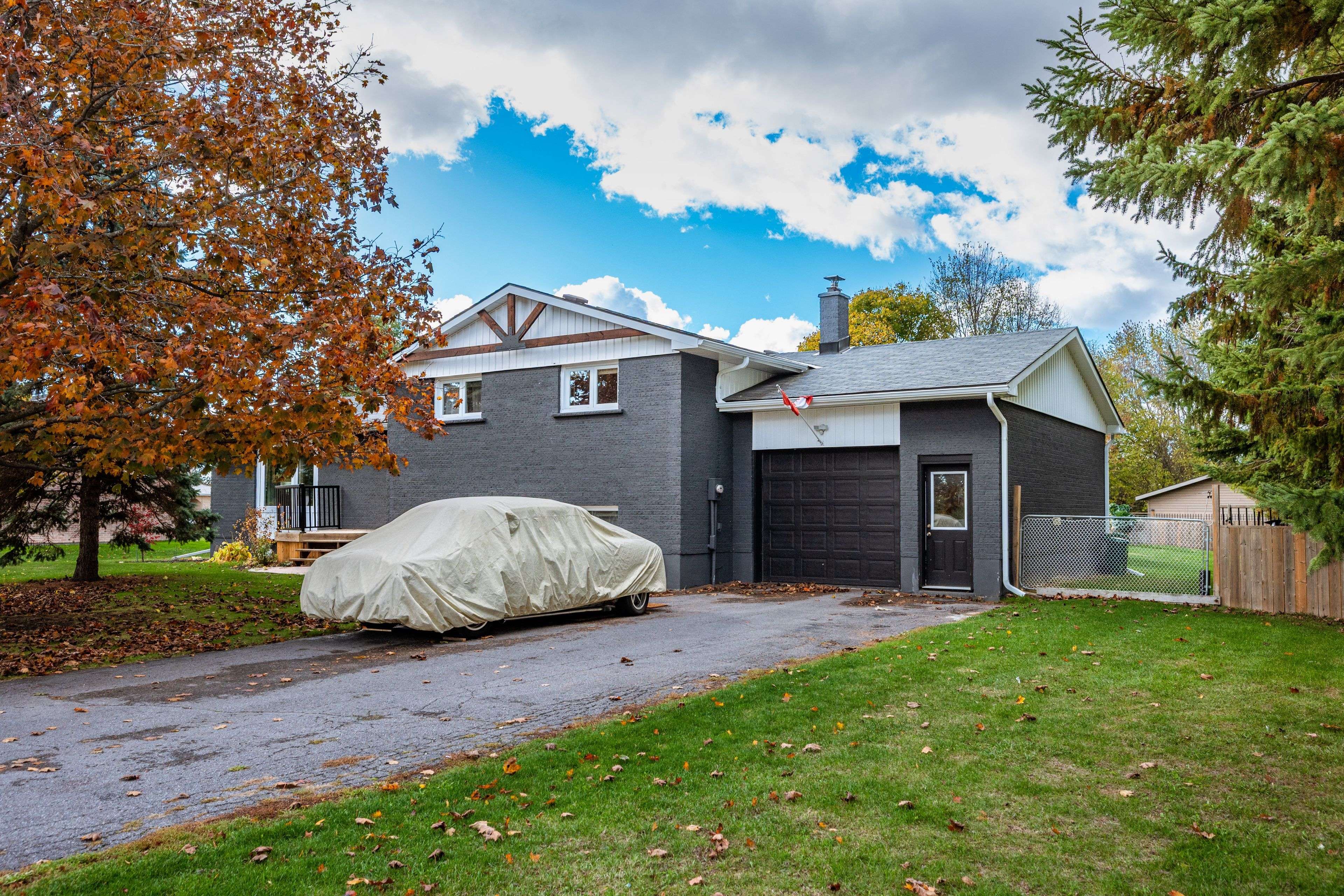 Kingston, ON K7L 4V4,1415 Mildred ST