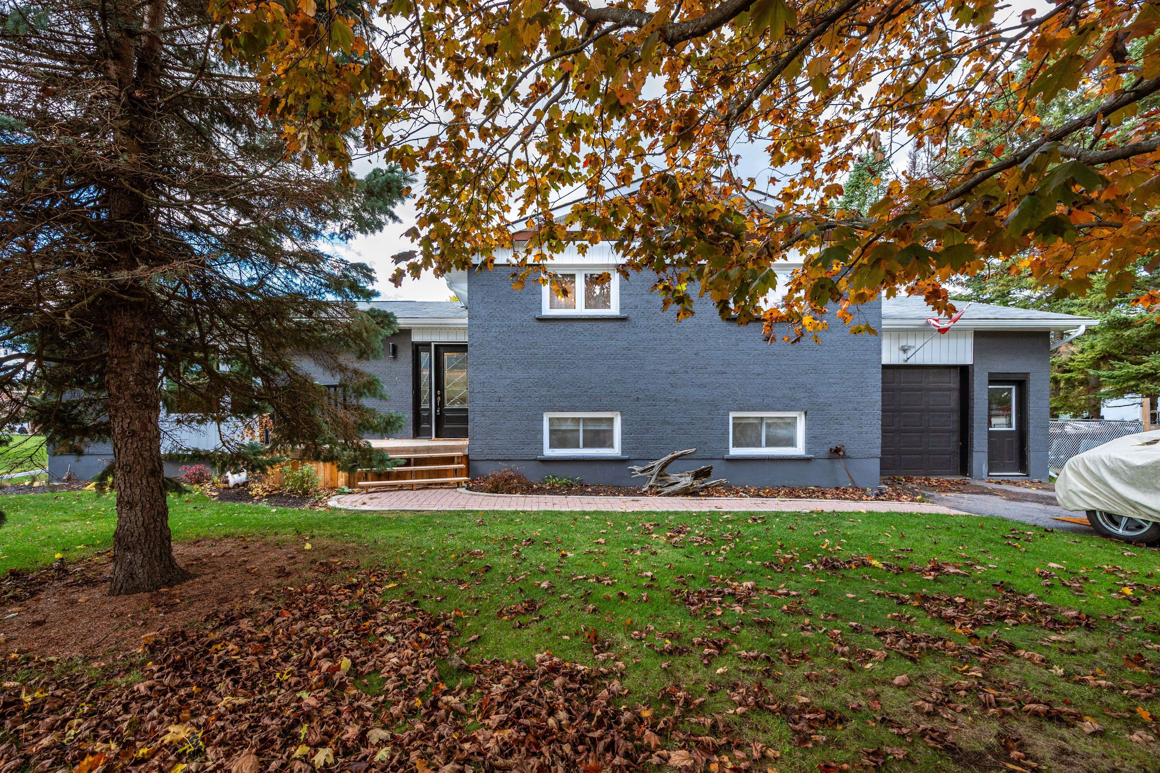 Kingston, ON K7L 4V4,1415 Mildred ST