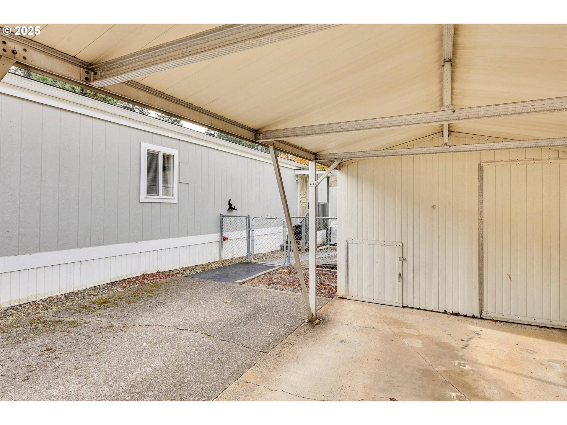 Sandy, OR 97055,17655 BLUFF RD #73