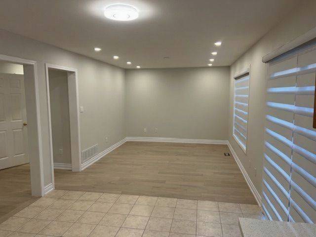 Oakville, ON L6M 5C1,3036 Abernathy WAY