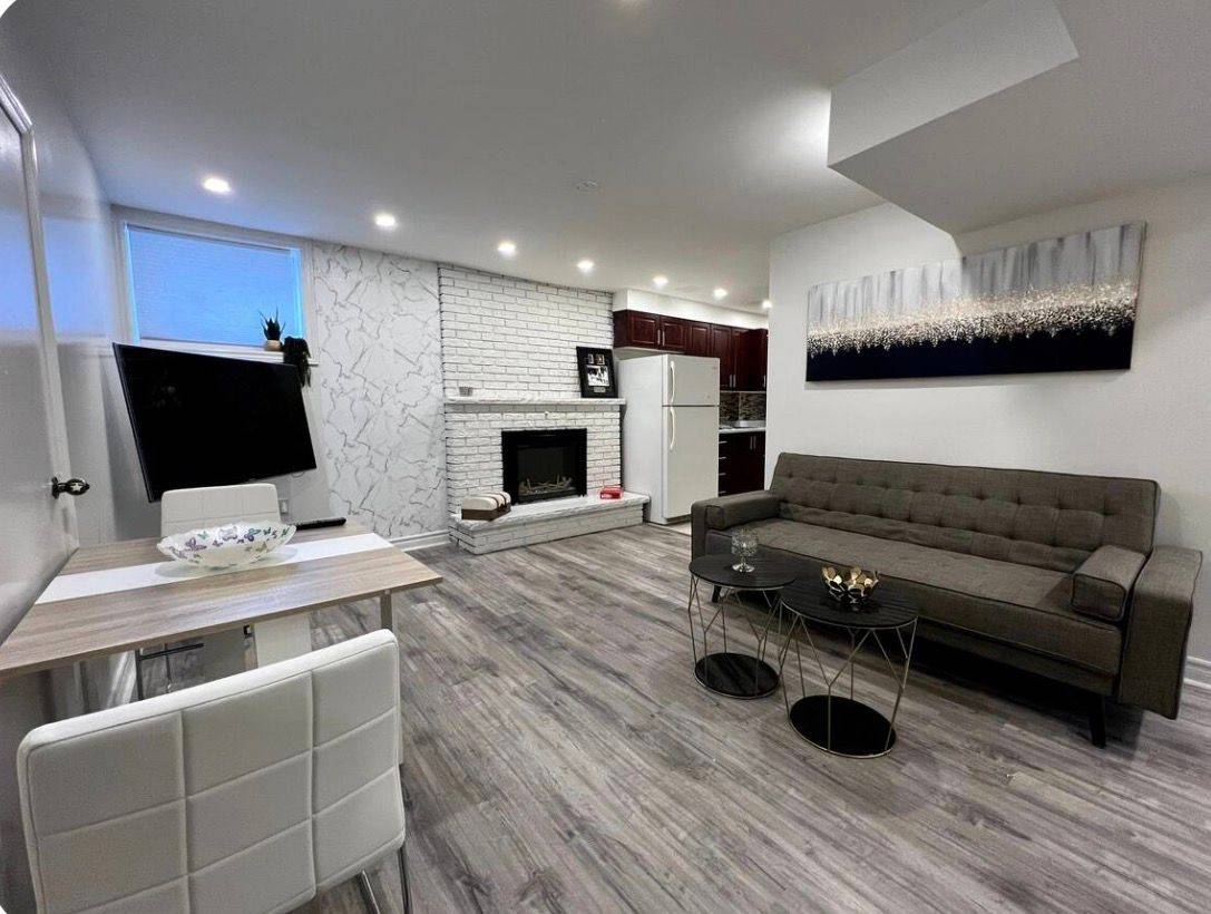 Toronto W09, ON M9R 1V9,11A St Andrews BLVD