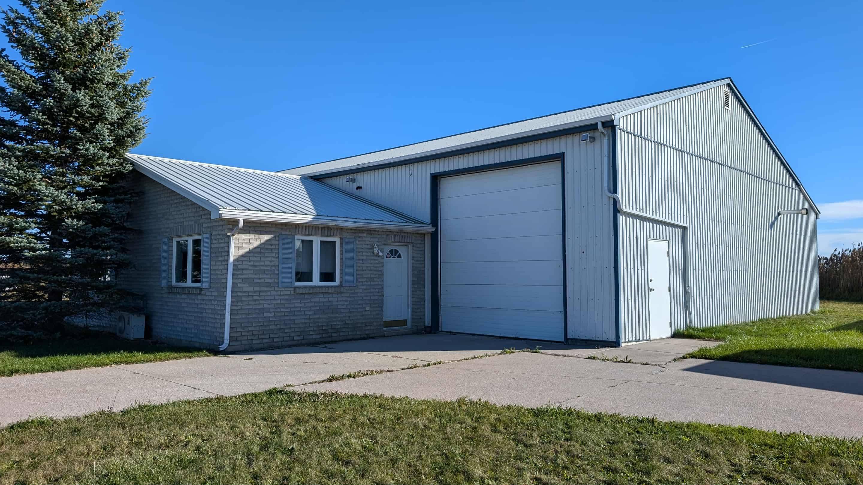 Chatham-kent, ON N0P 2L0,75 Mill ST W