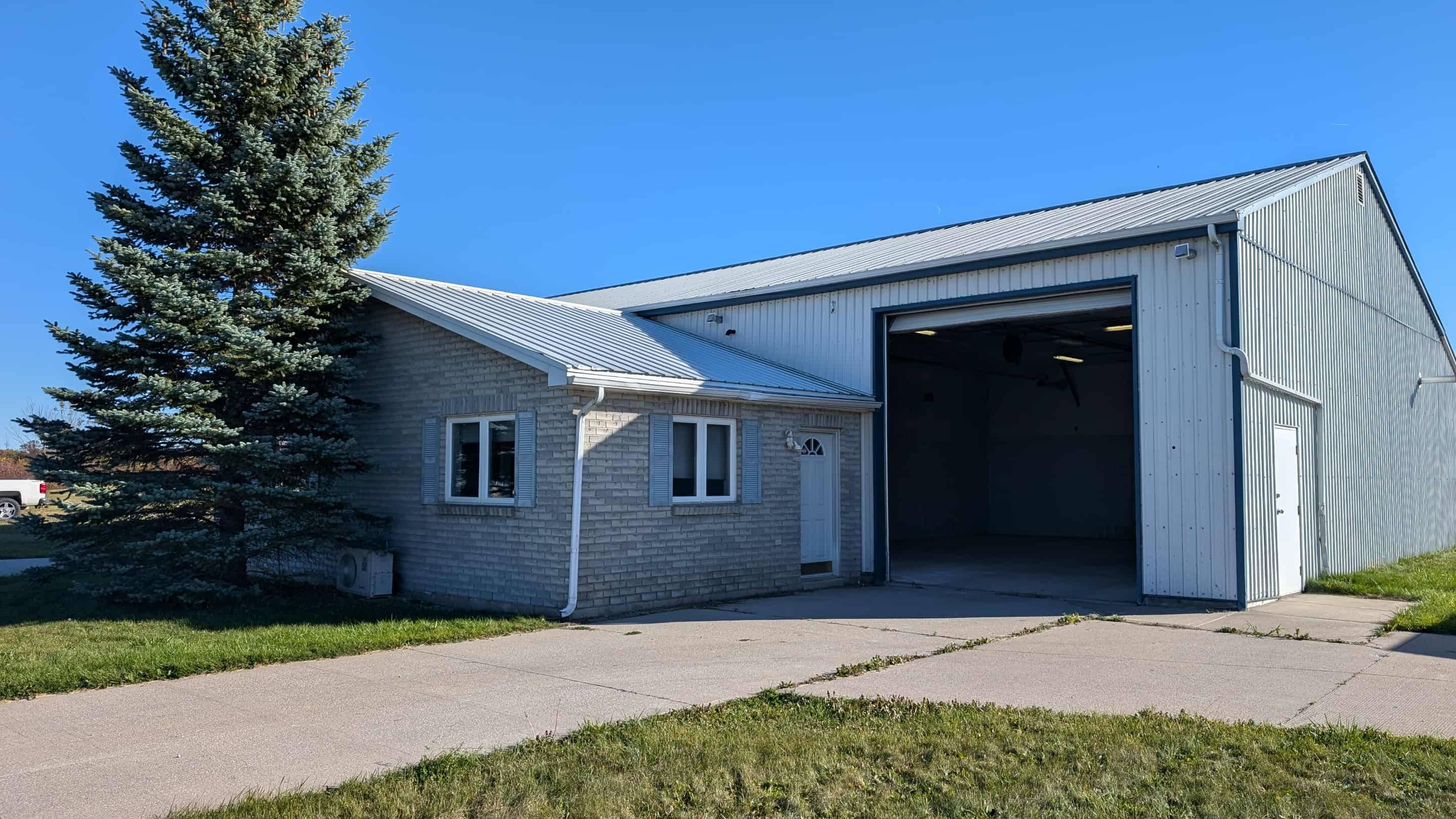 Chatham-kent, ON N0P 2L0,75 Mill ST W