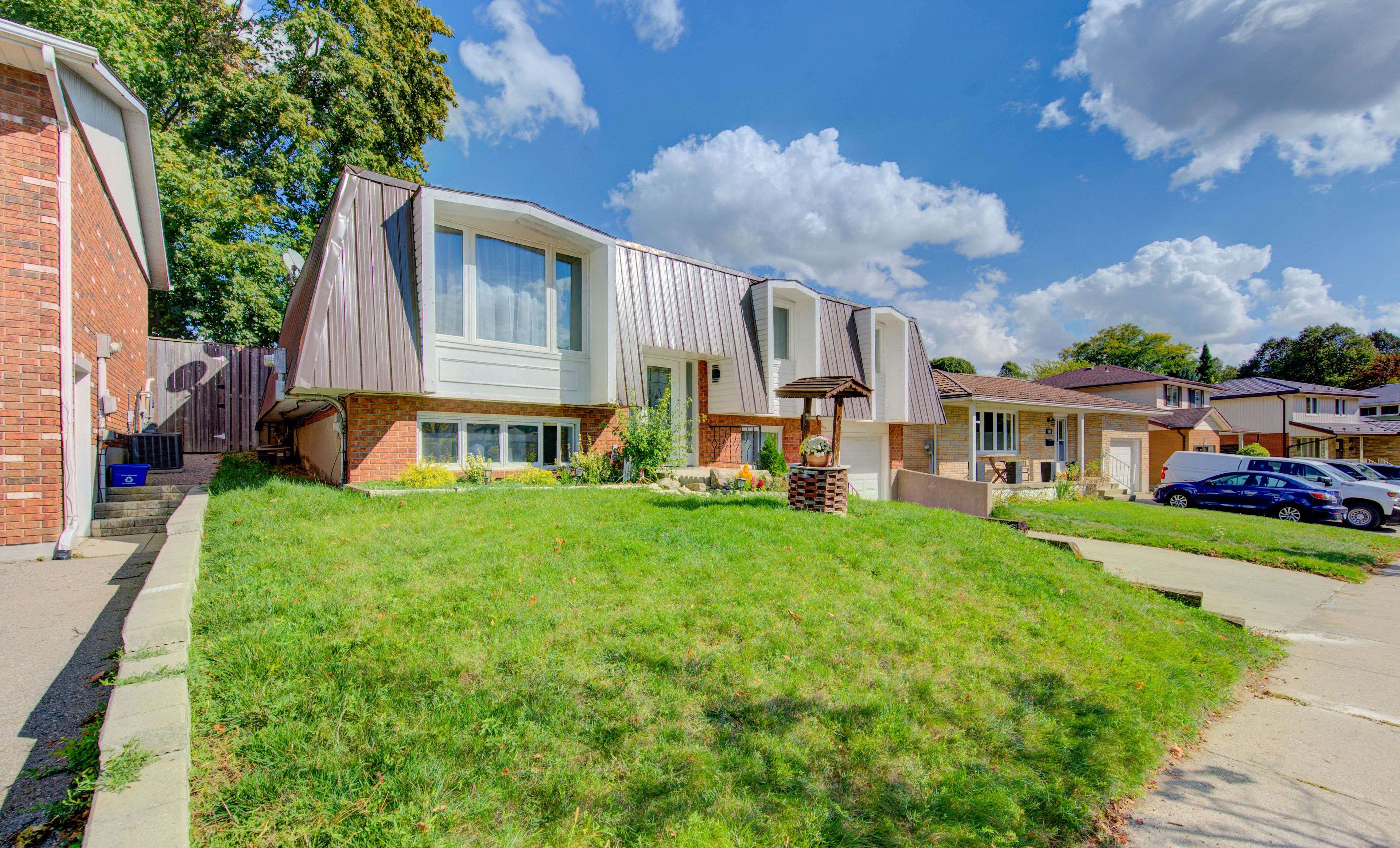 Kitchener, ON N2E 2C2,320 Country Hill DR