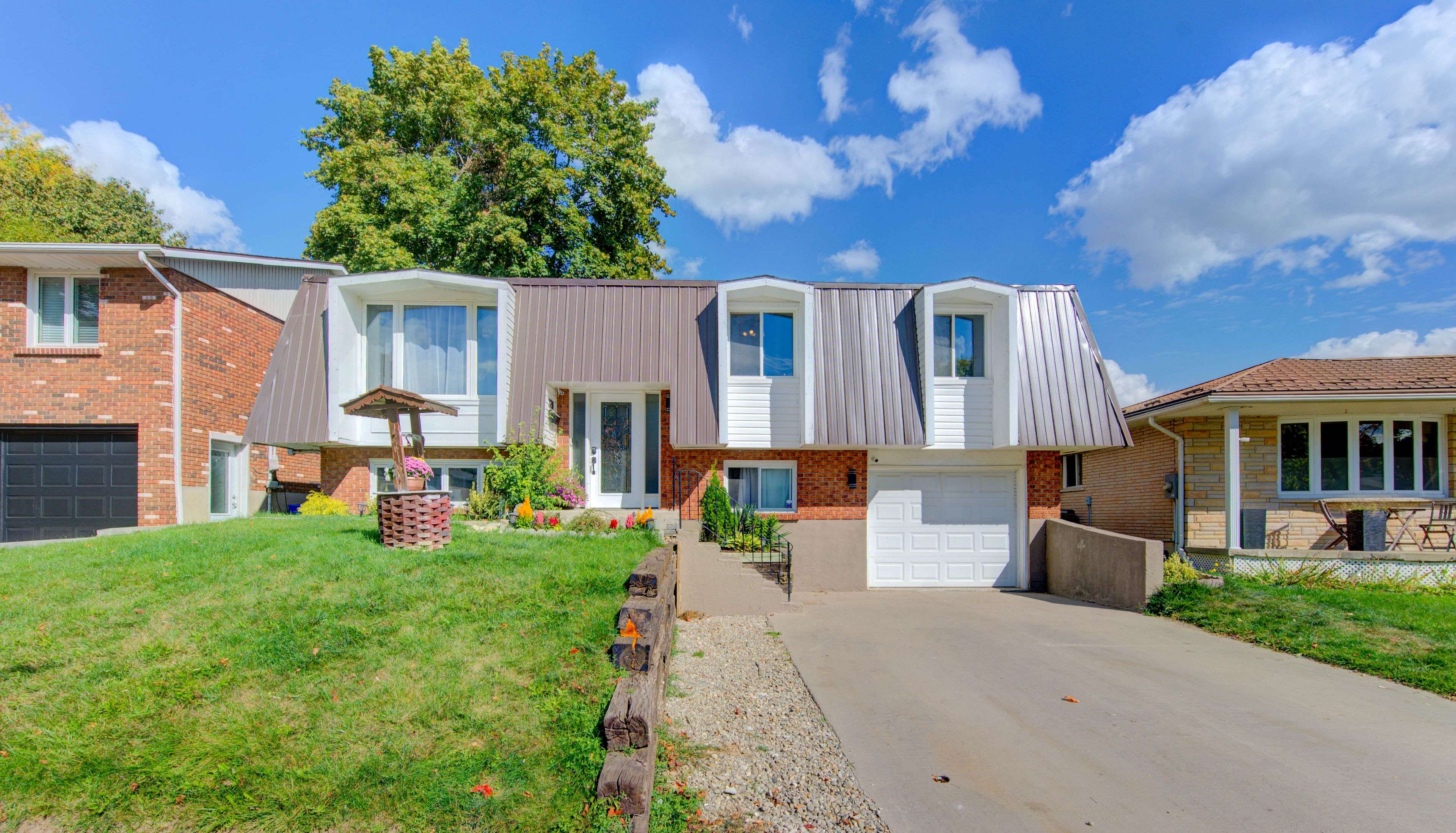 Kitchener, ON N2E 2C2,320 Country Hill DR