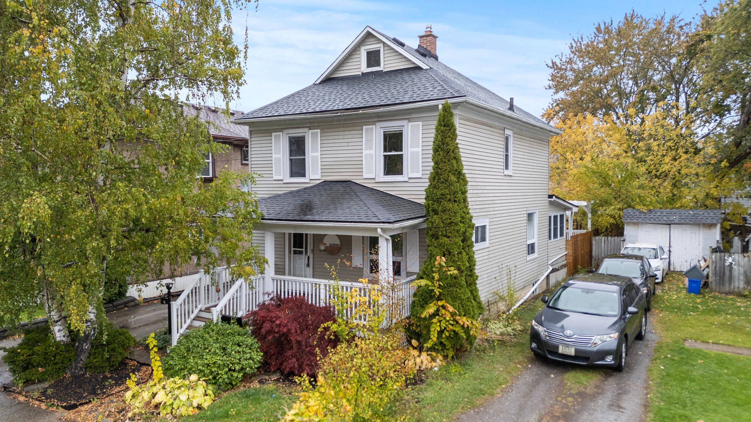 Welland, ON L3C 4J2,16 Locust ST