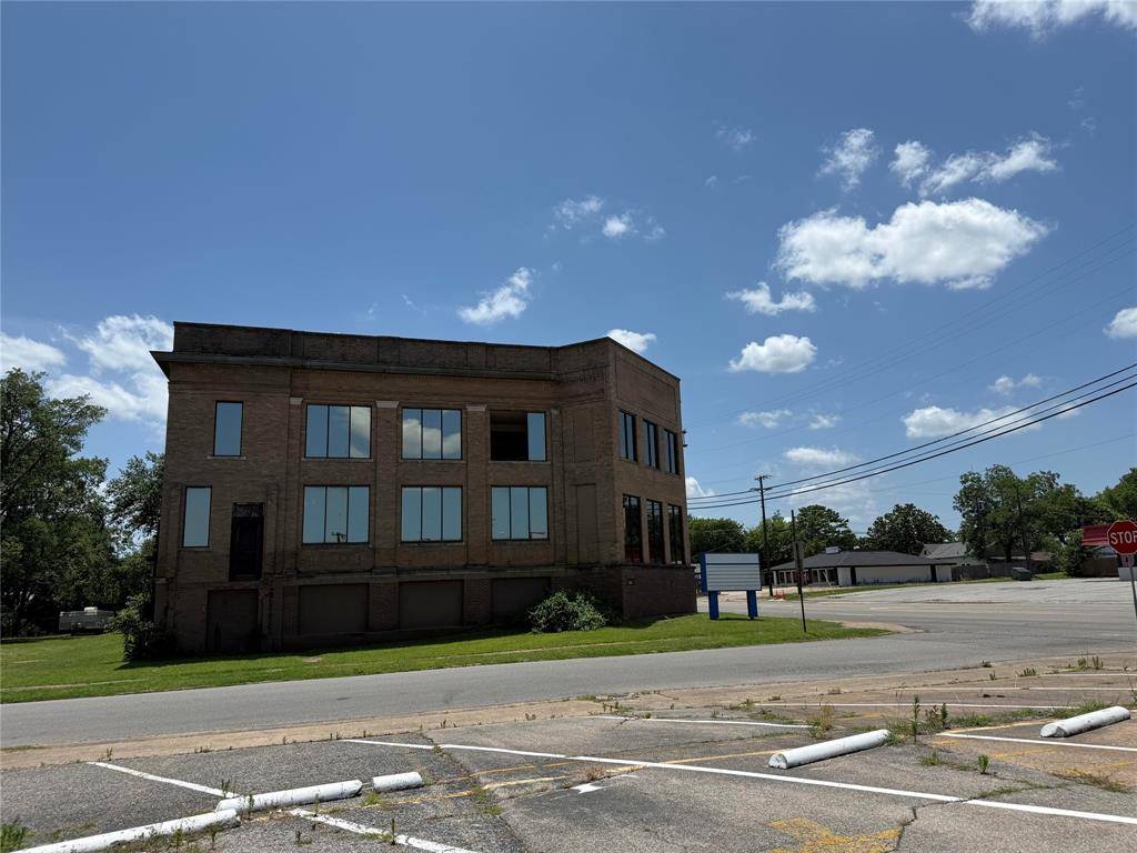 Denison, TX 75020,1100 S Austin Avenue