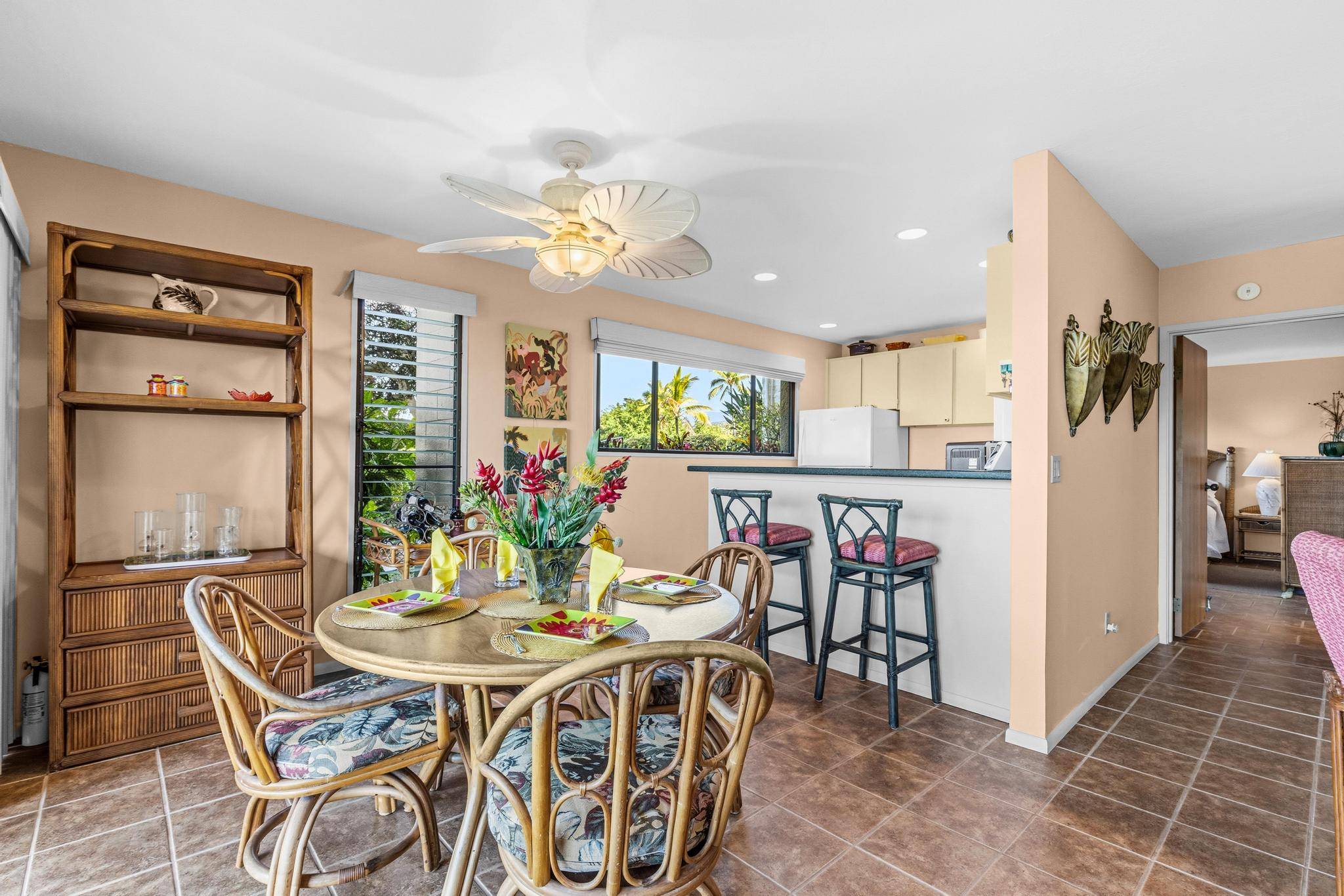 Kailua-kona, HI 96740,78-7070 ALII DR #B105