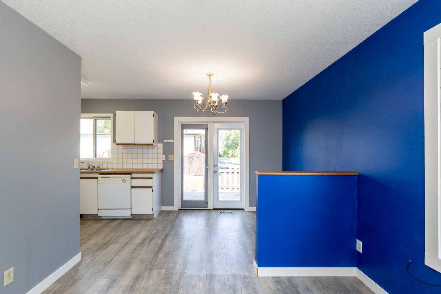 Innisfail, AB T4G 1G6,5302 36A ST