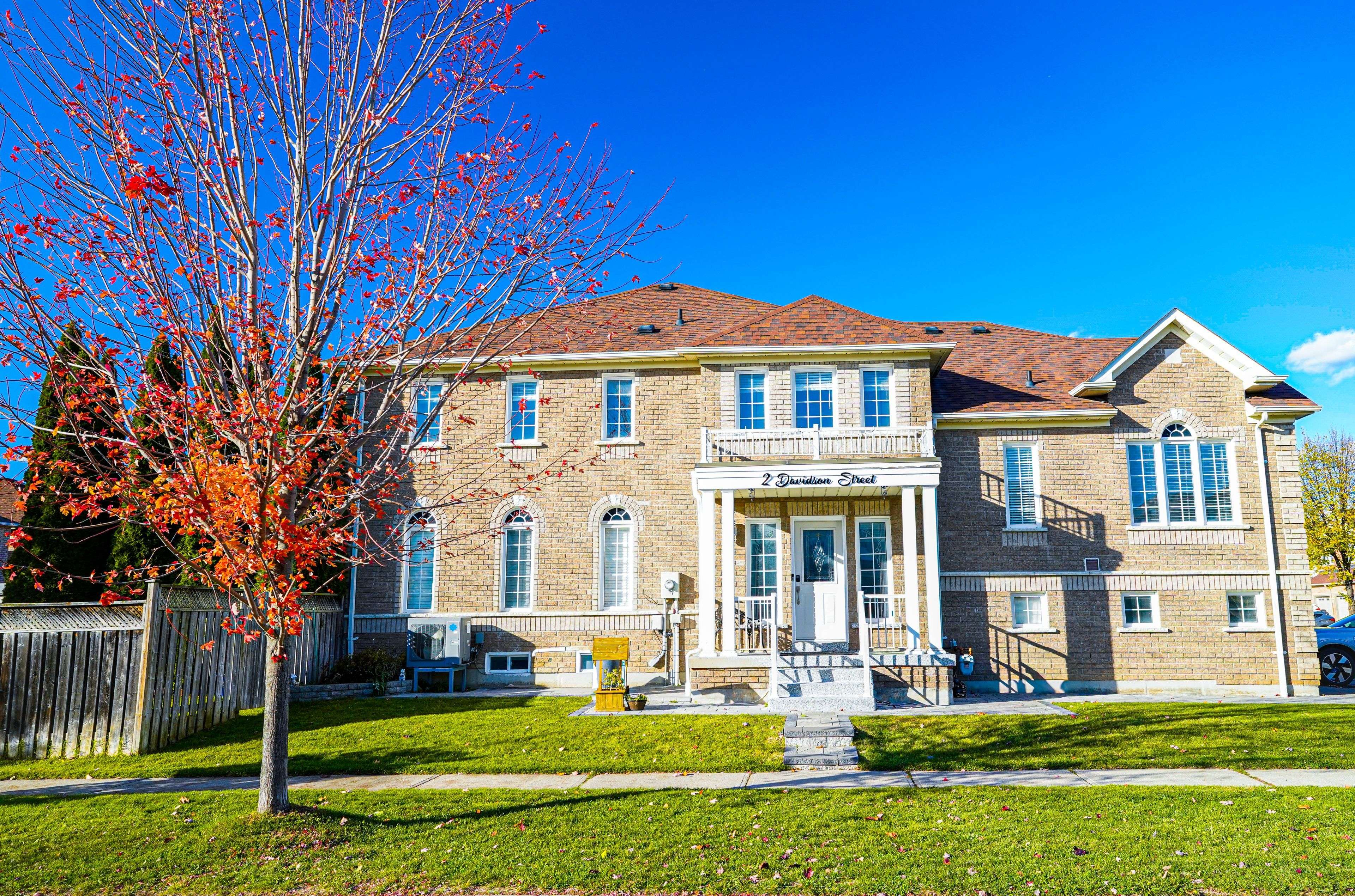 Whitby, ON L1P 1V7,2 Davidson ST