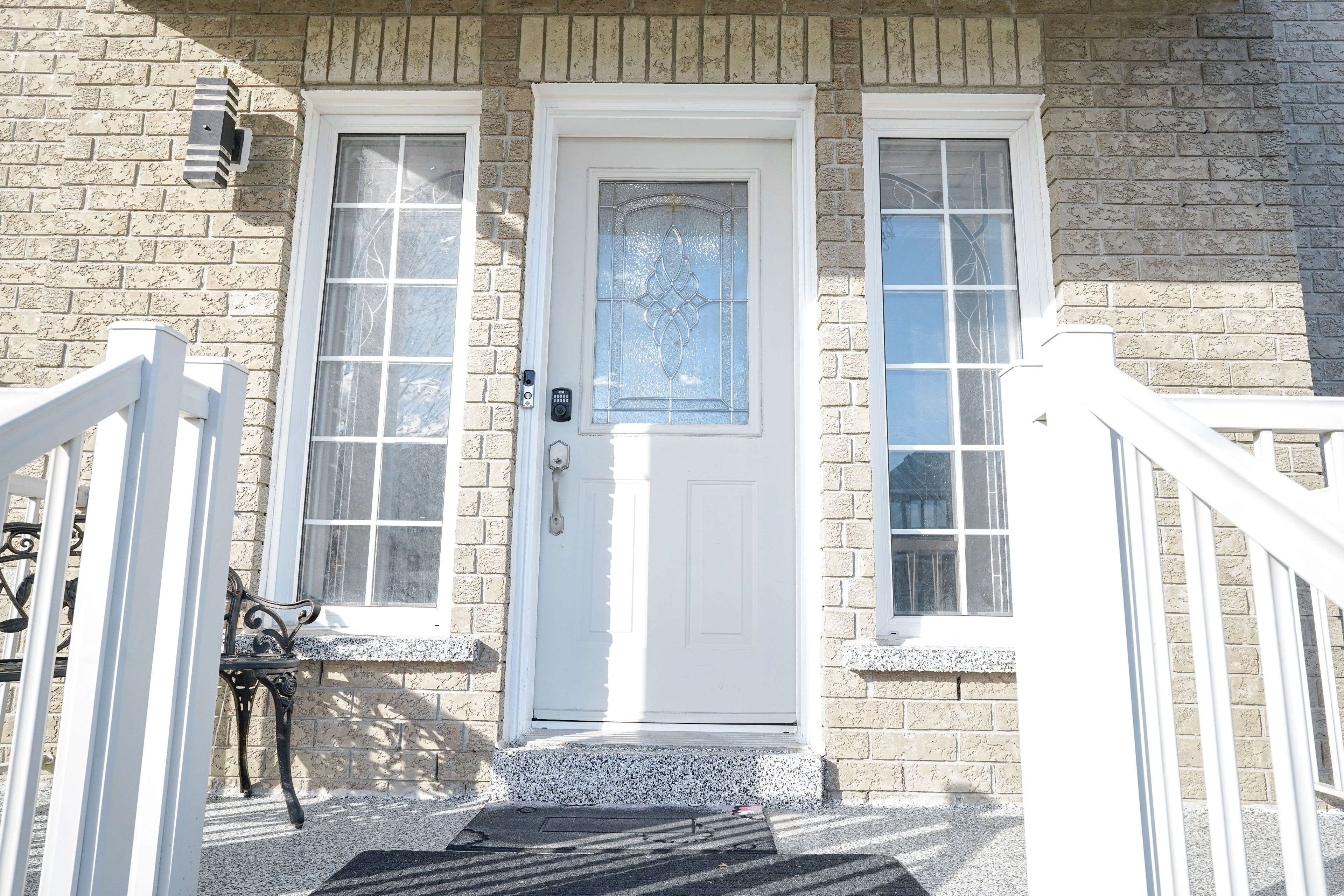 Whitby, ON L1P 1V7,2 Davidson ST