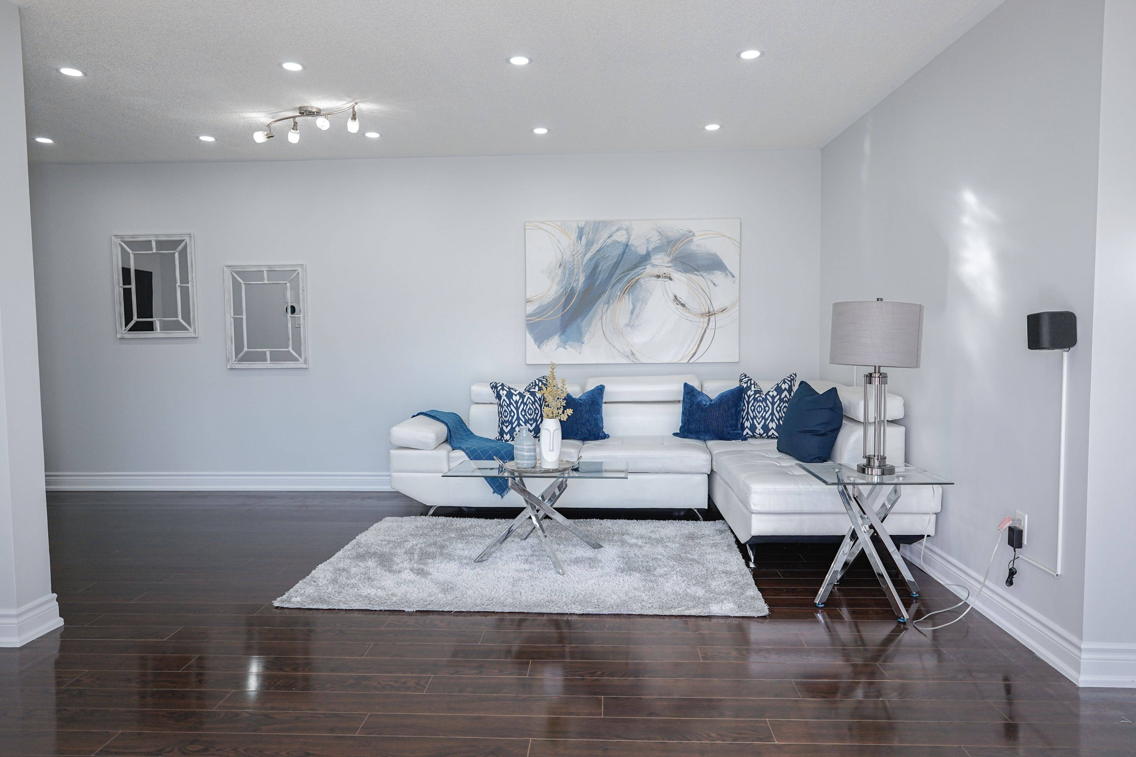 Whitby, ON L1P 1V7,2 Davidson ST