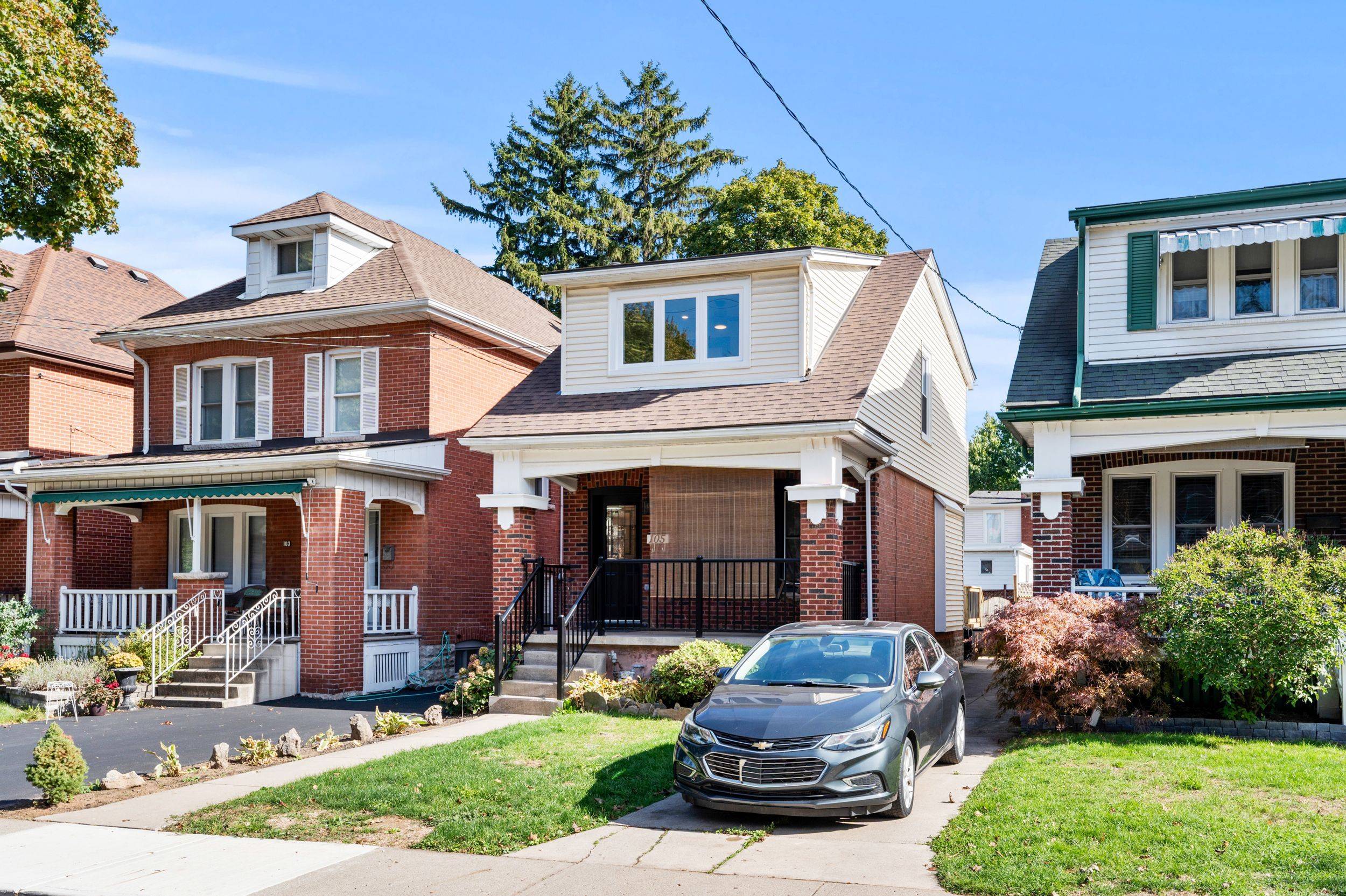 Hamilton, ON L8M 3G3,105 Rothsay AVE