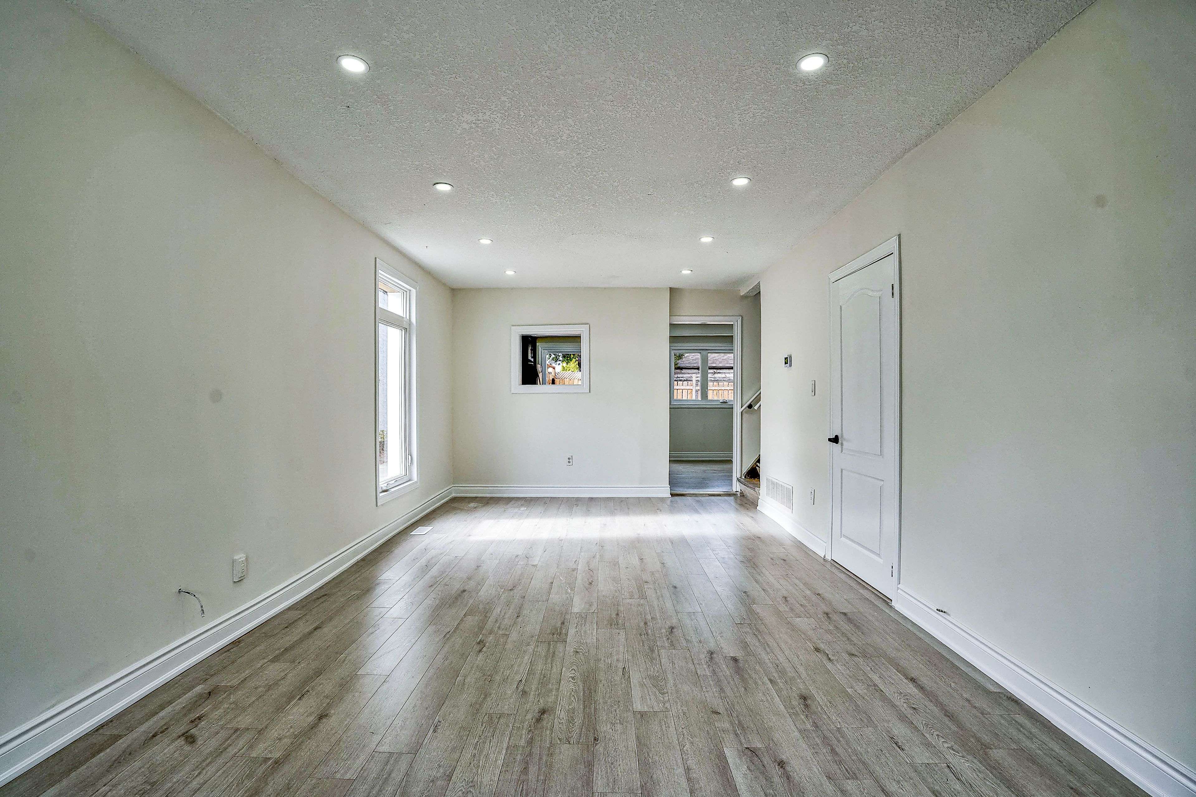 Hamilton, ON L8L 7J9,143 GLENDALE AVE