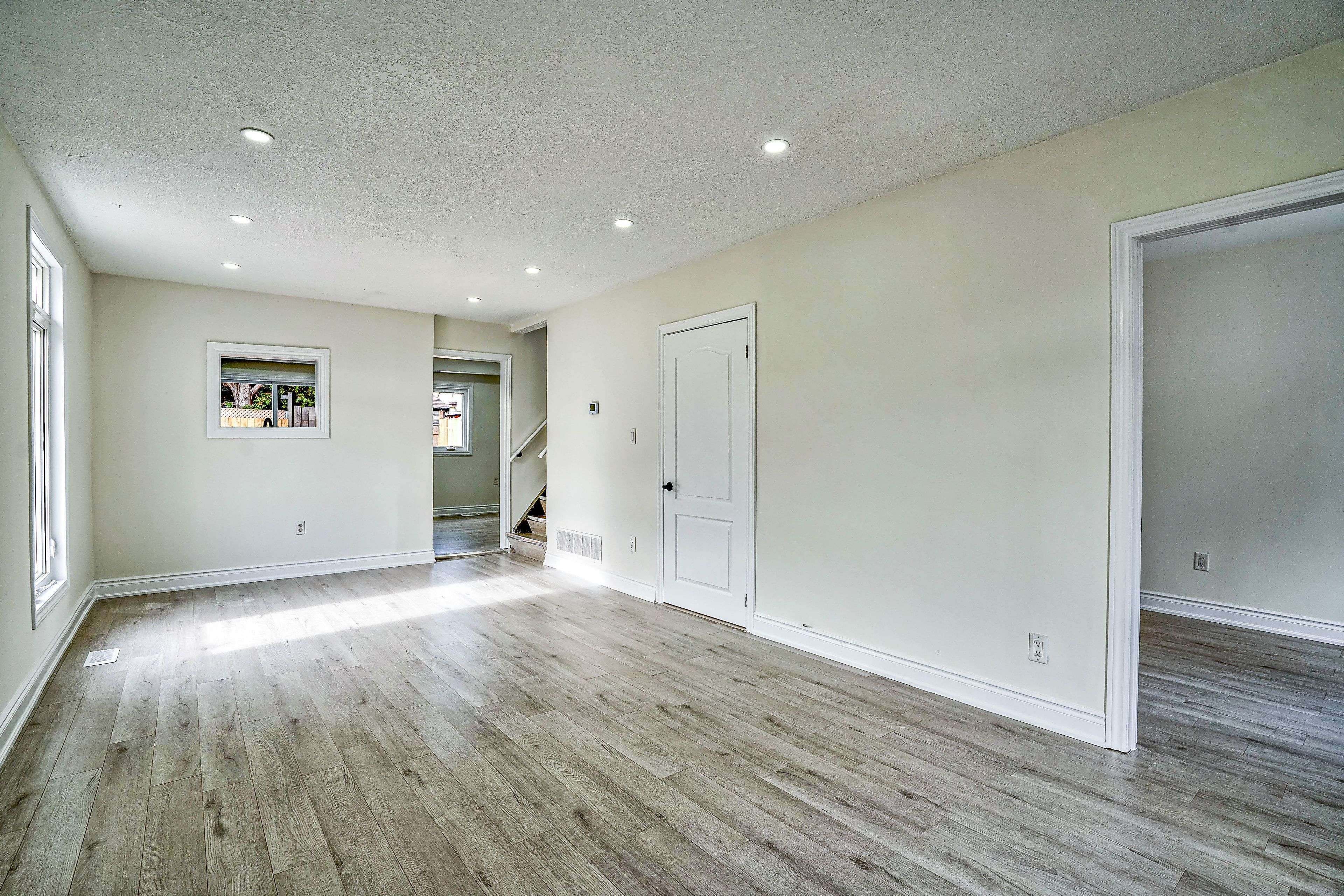 Hamilton, ON L8L 7J9,143 GLENDALE AVE