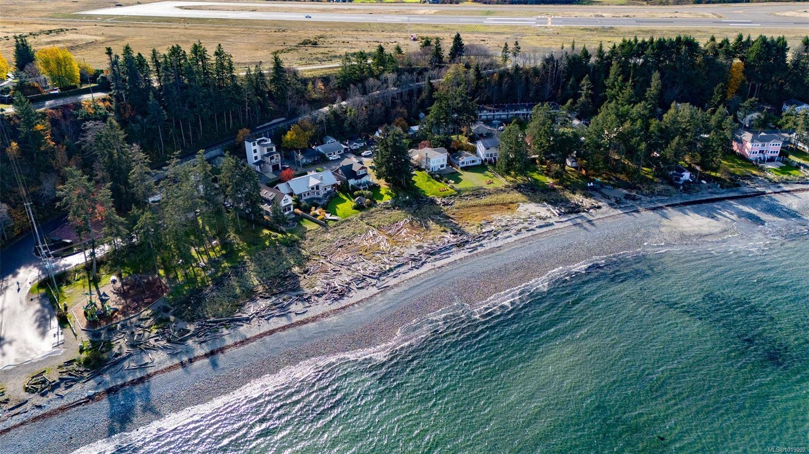 Comox, BC V9M 3T8,521 Windslow Rd