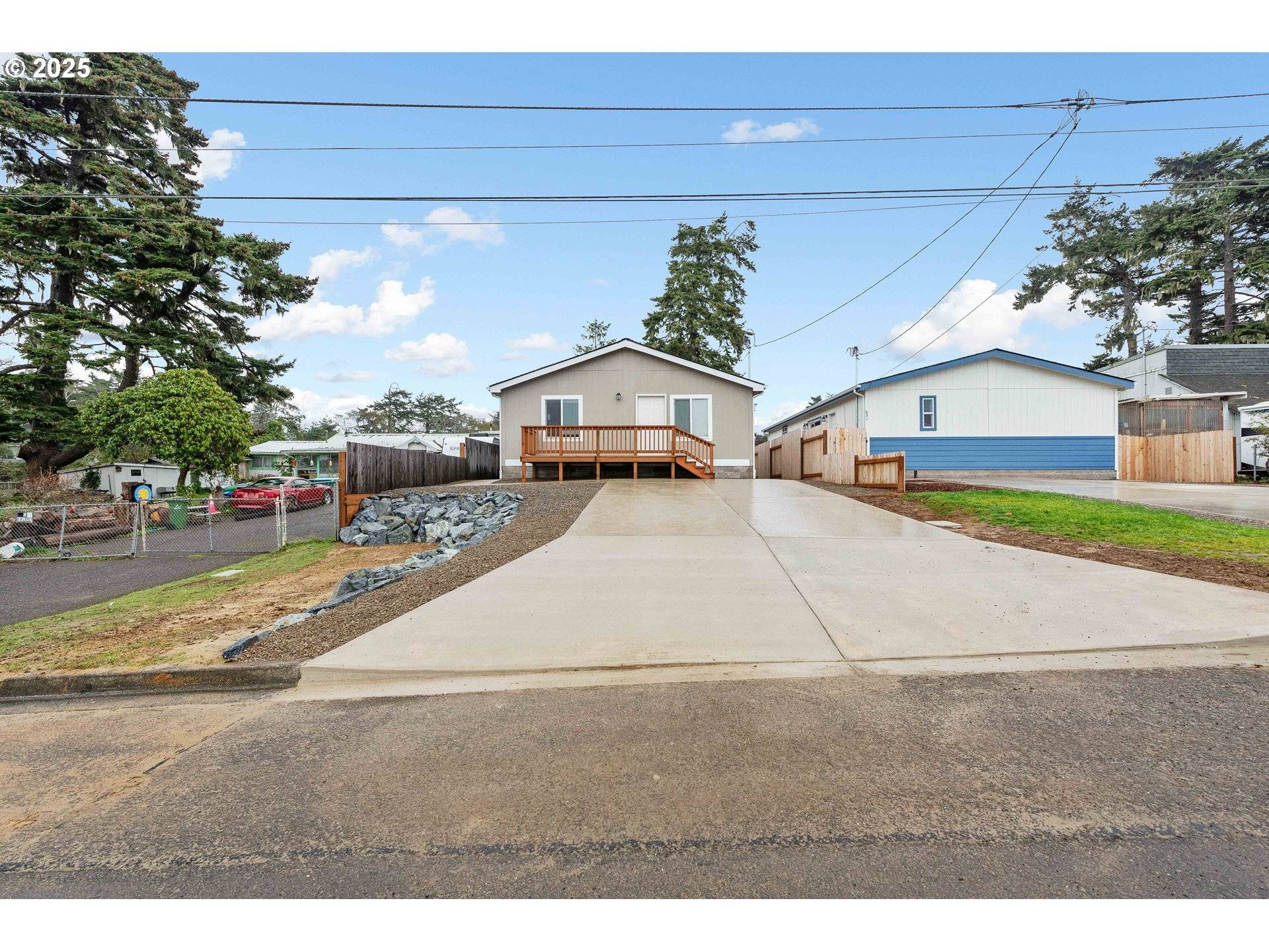 Coos Bay, OR 97420,649 S Marple